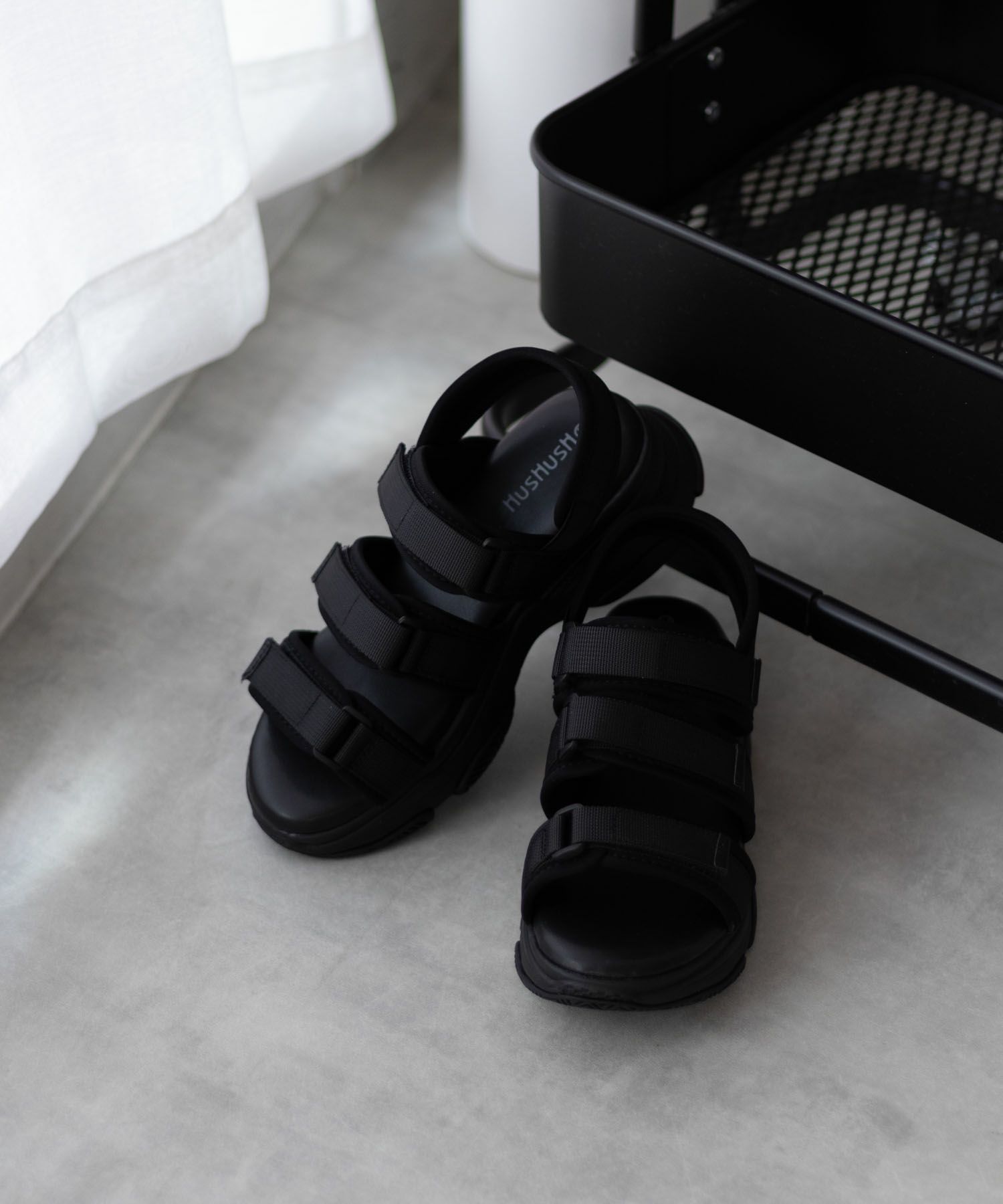 HusHusH  テープ使いスポーツサンダル レディース商品画像-13