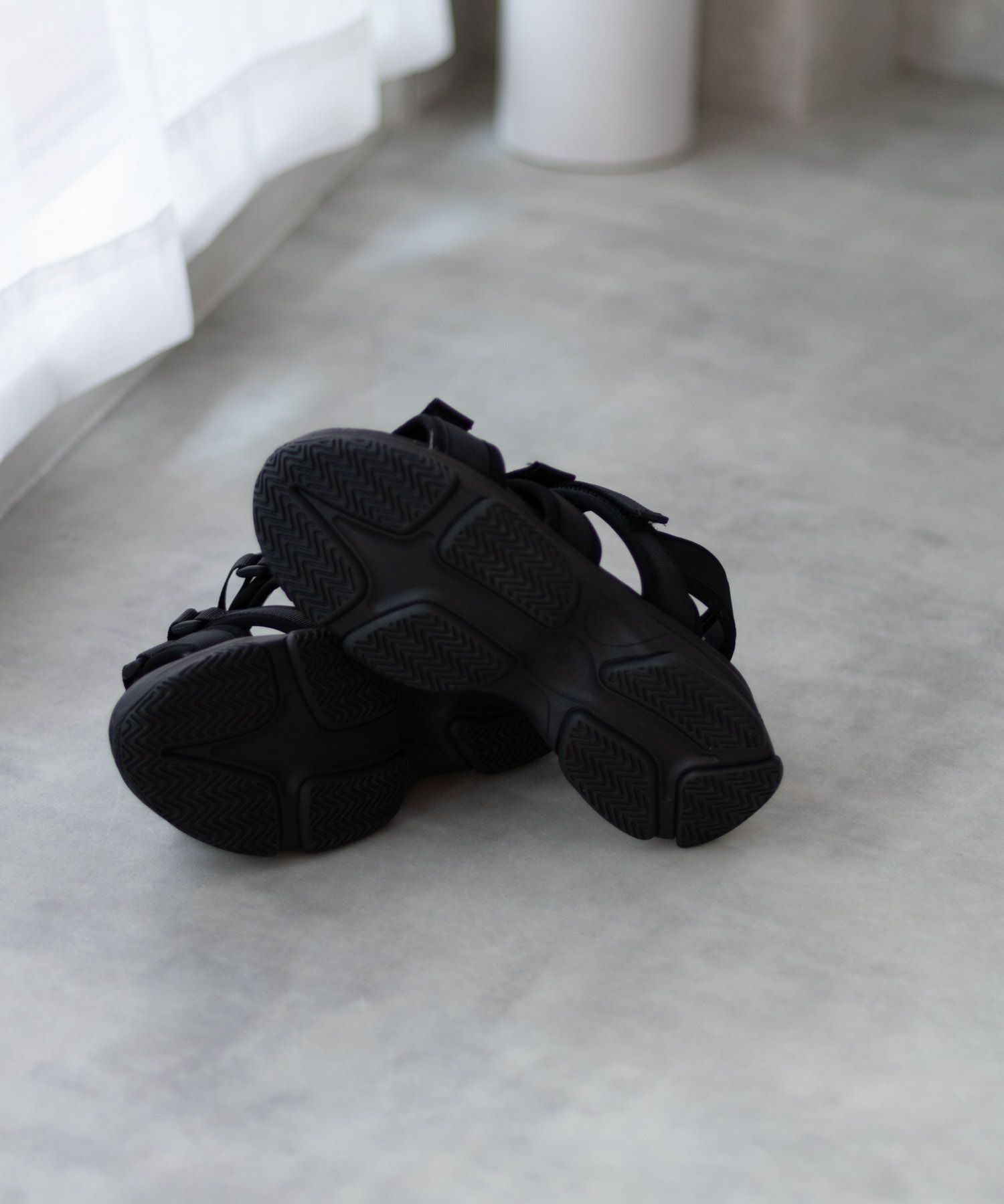 HusHusH  テープ使いスポーツサンダル レディース商品画像-19