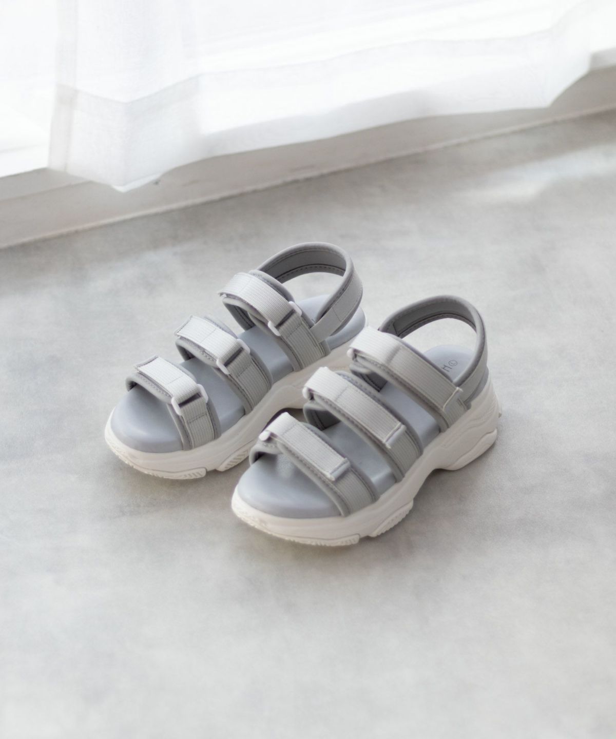 HusHusH テープ使いスポーツサンダル レディース