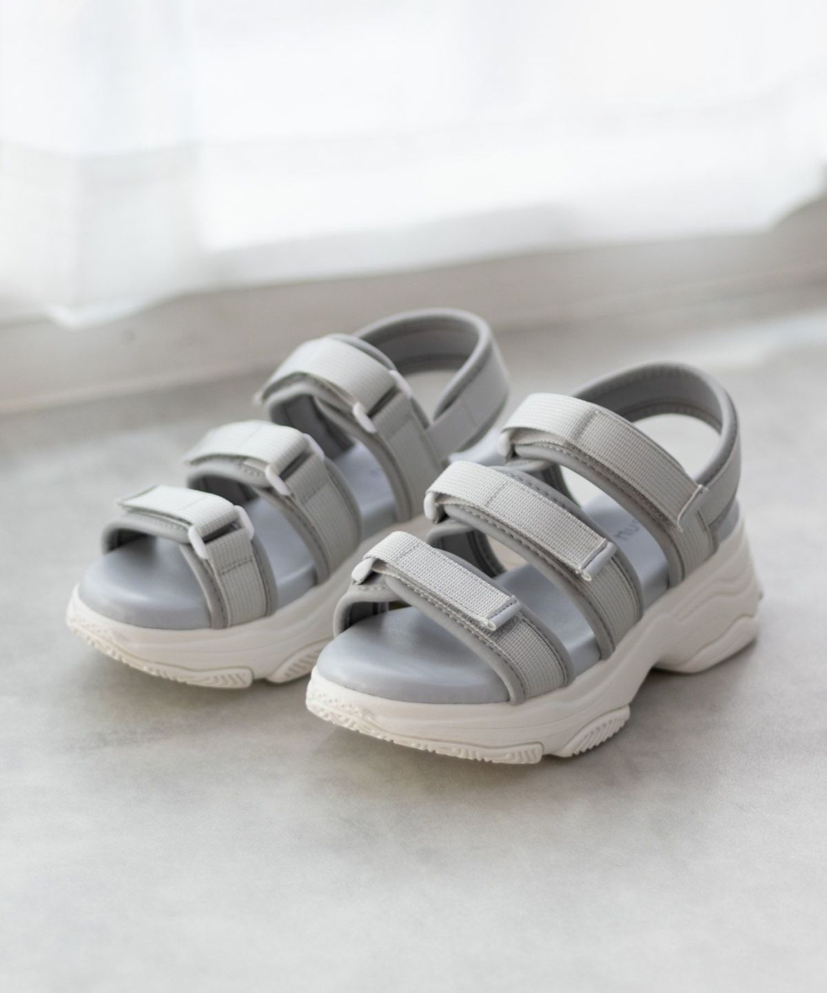 HusHusH テープ使いスポーツサンダル レディース