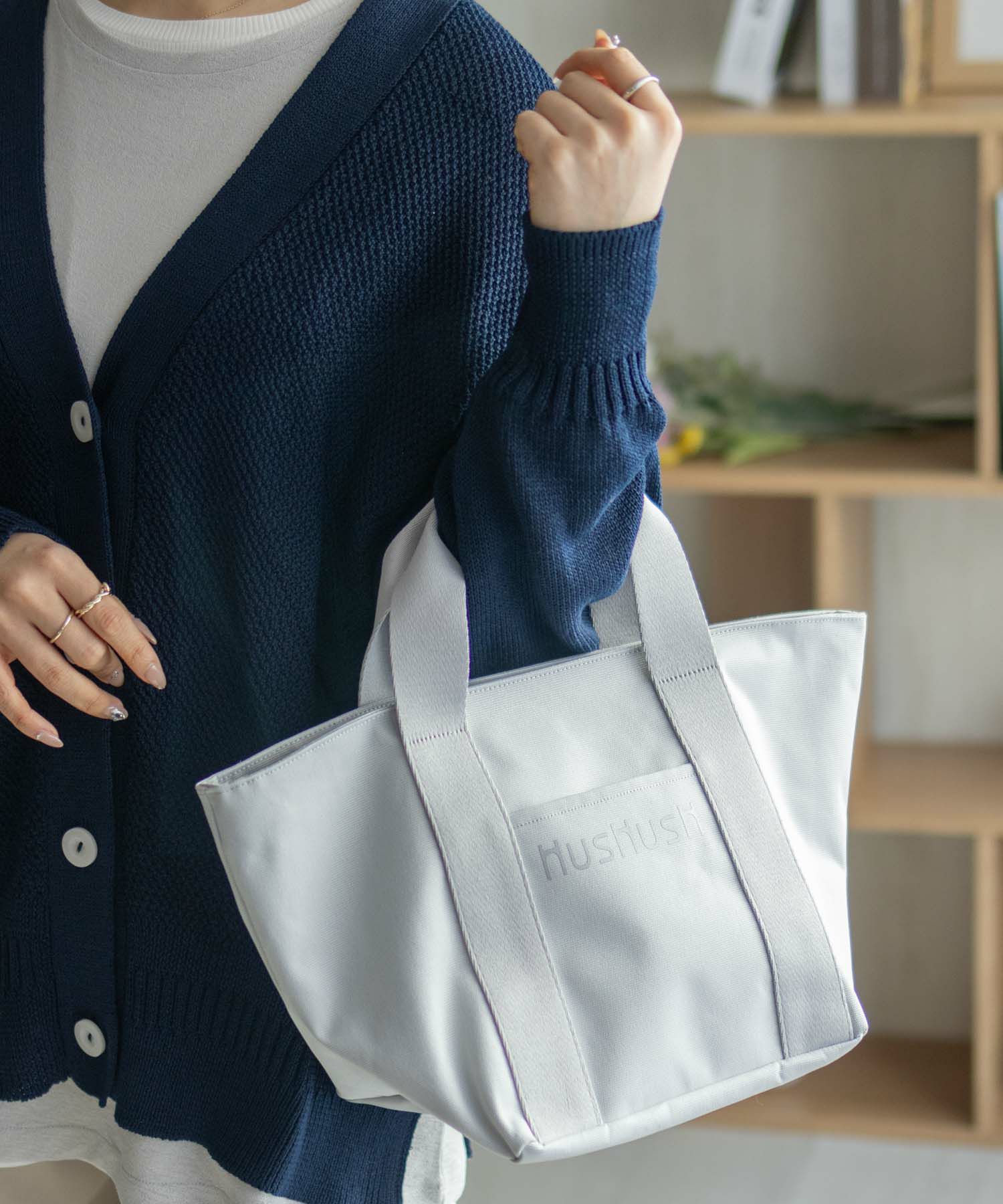 HusHusH  ロゴ入り手提げトートバッグ商品サムネイル-4