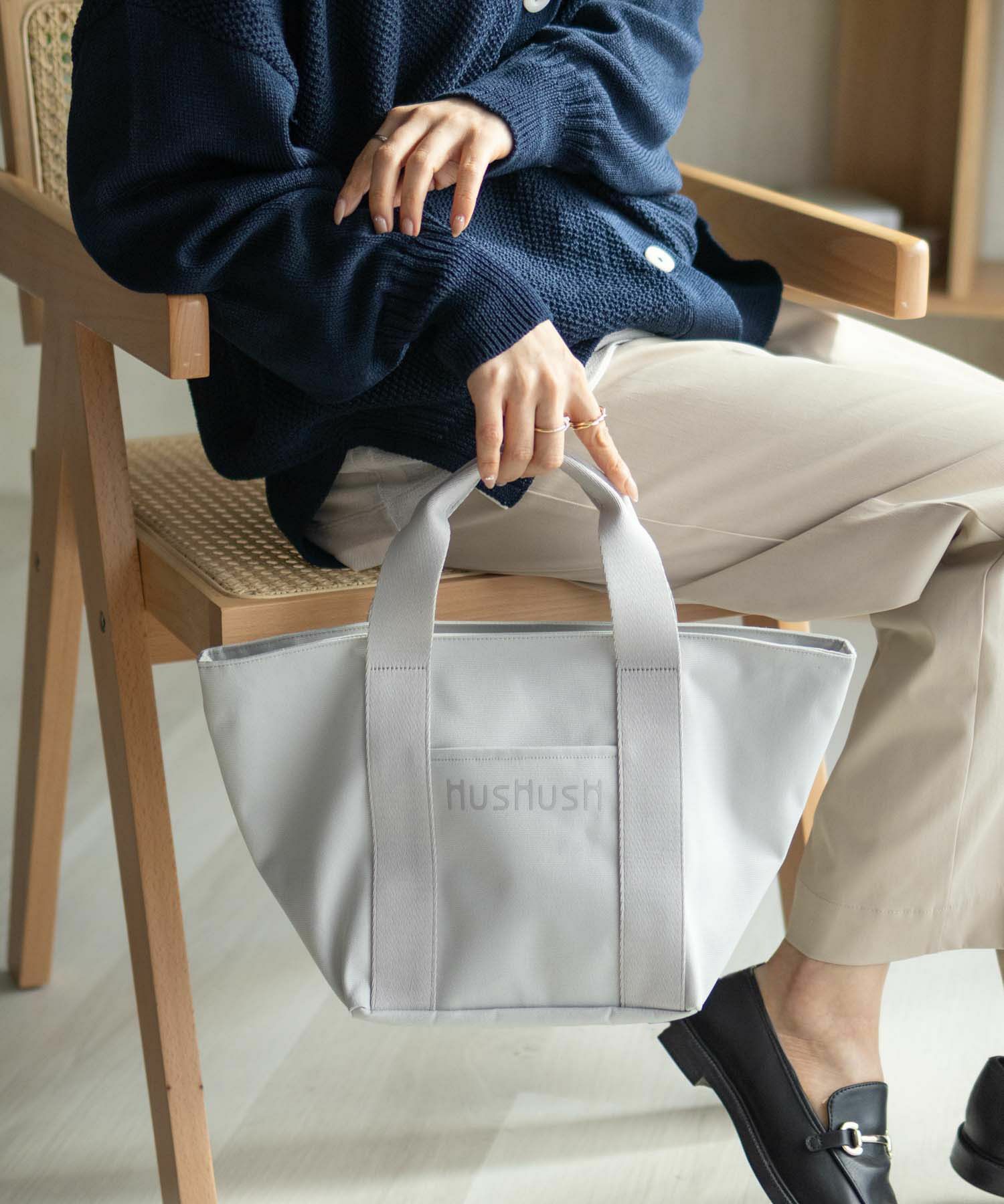 HusHusH  ロゴ入り手提げトートバッグ商品サムネイル-6