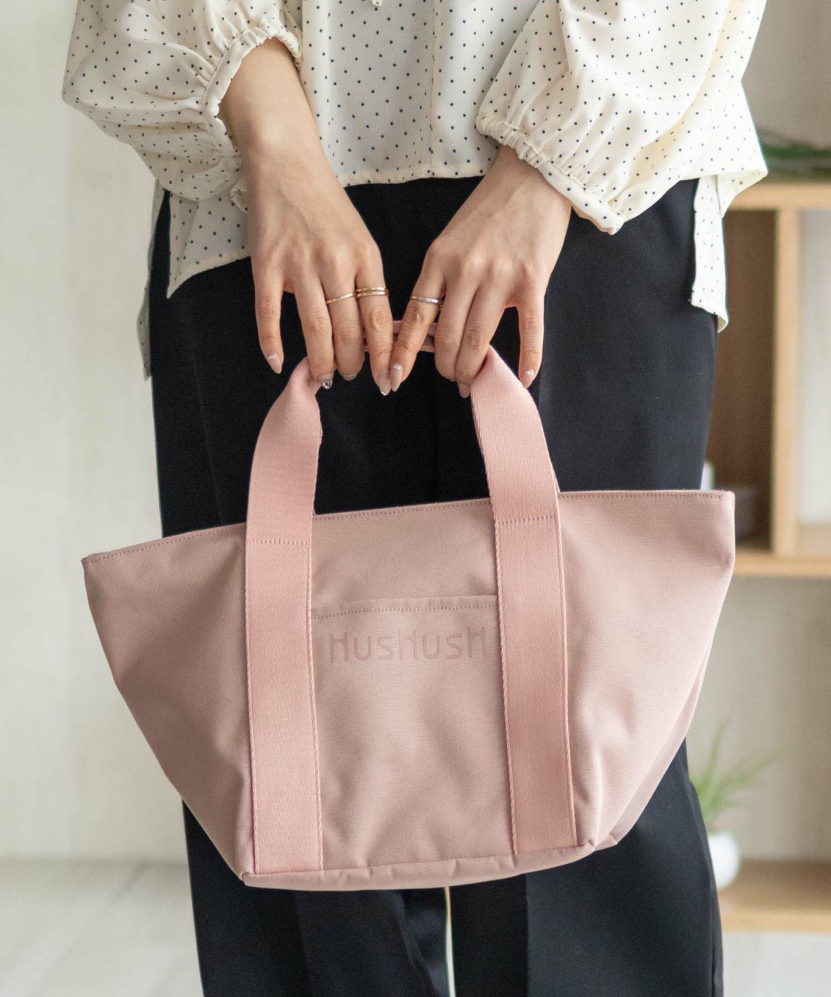 HusHusH ロゴ入り手提げトートバッグ