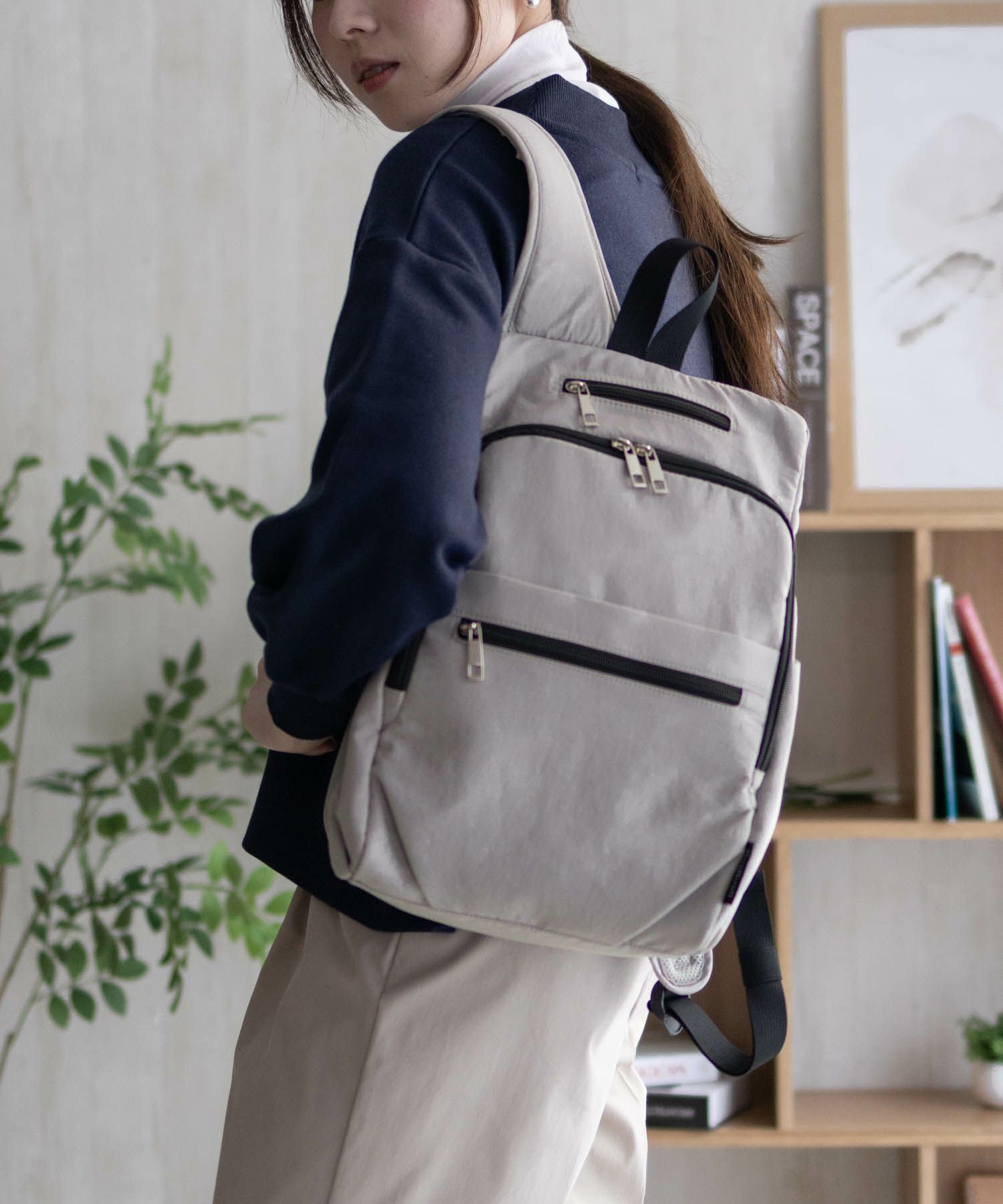 HusHusH 人間工学ナイロンリュックサック