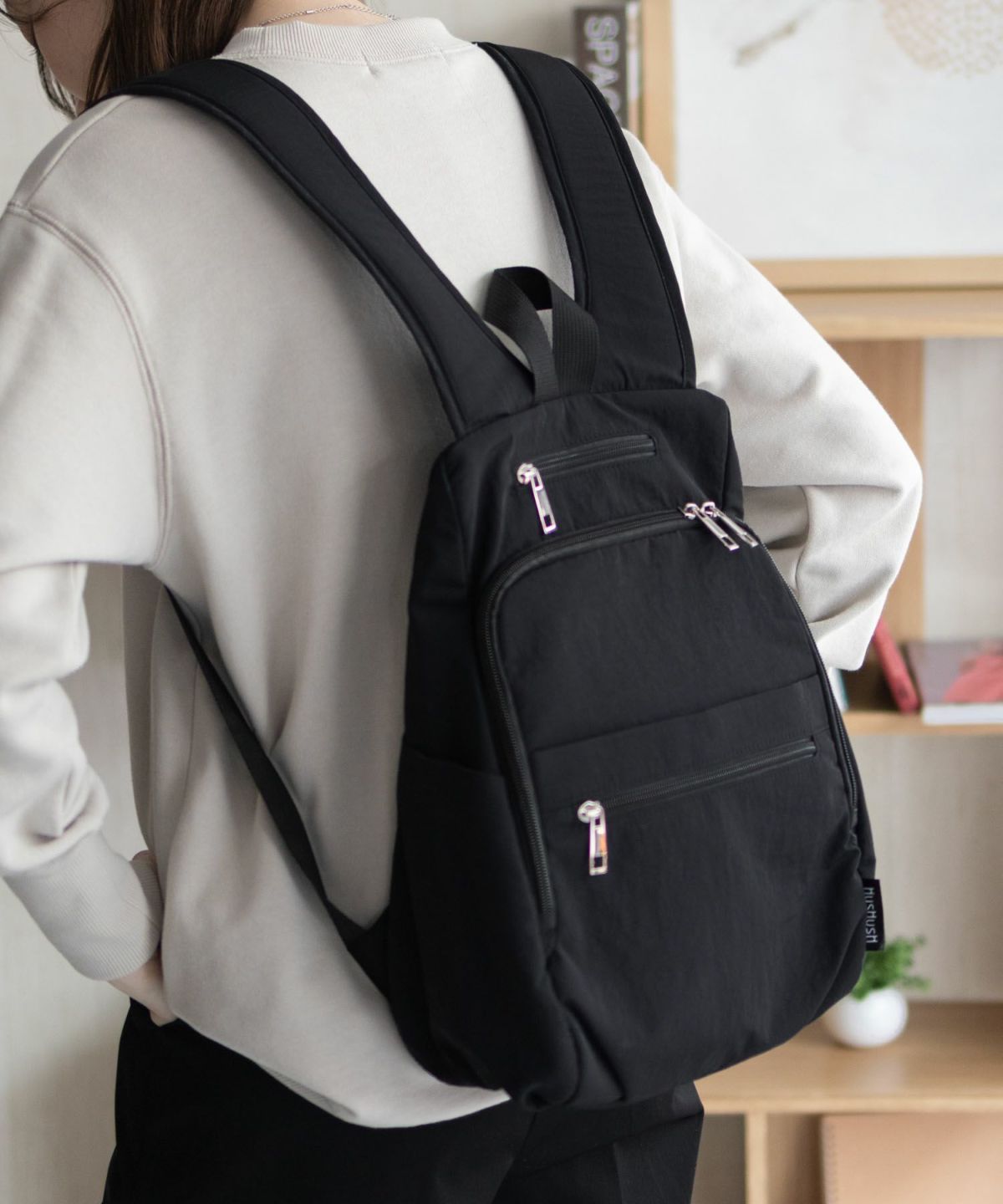 HusHusH 人間工学ナイロンリュックサック