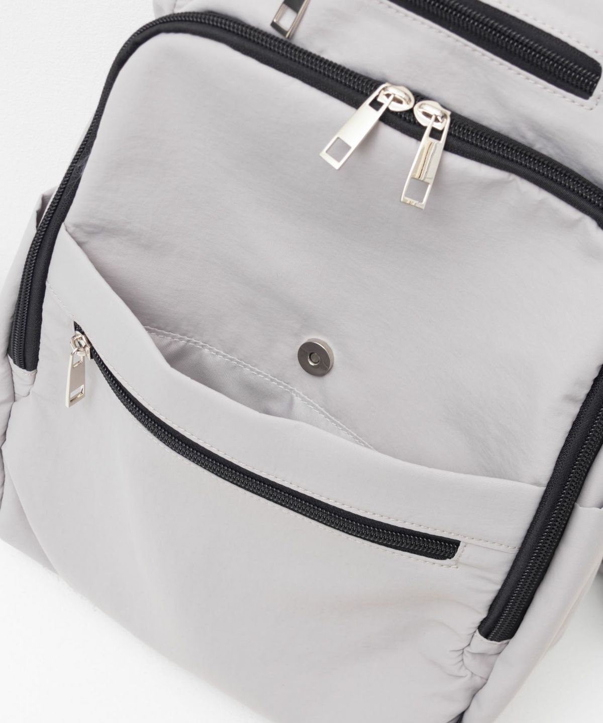 HusHusH 人間工学ナイロンリュックサック