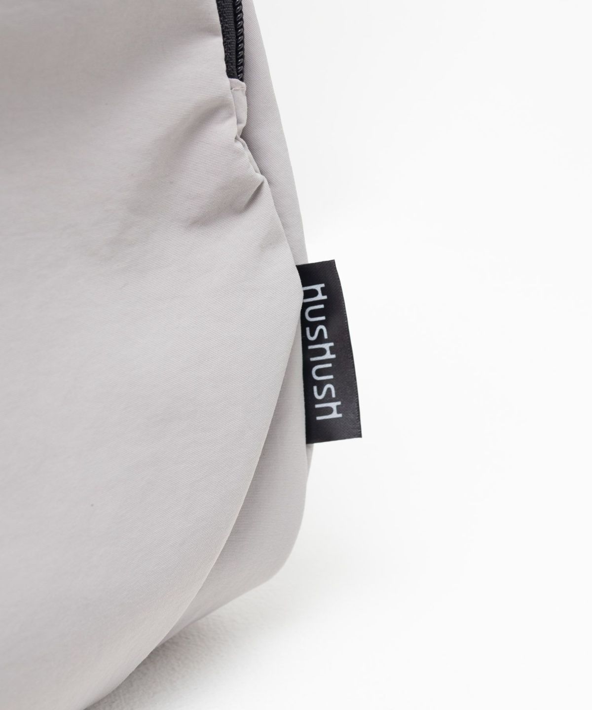 HusHusH 人間工学ナイロンリュックサック