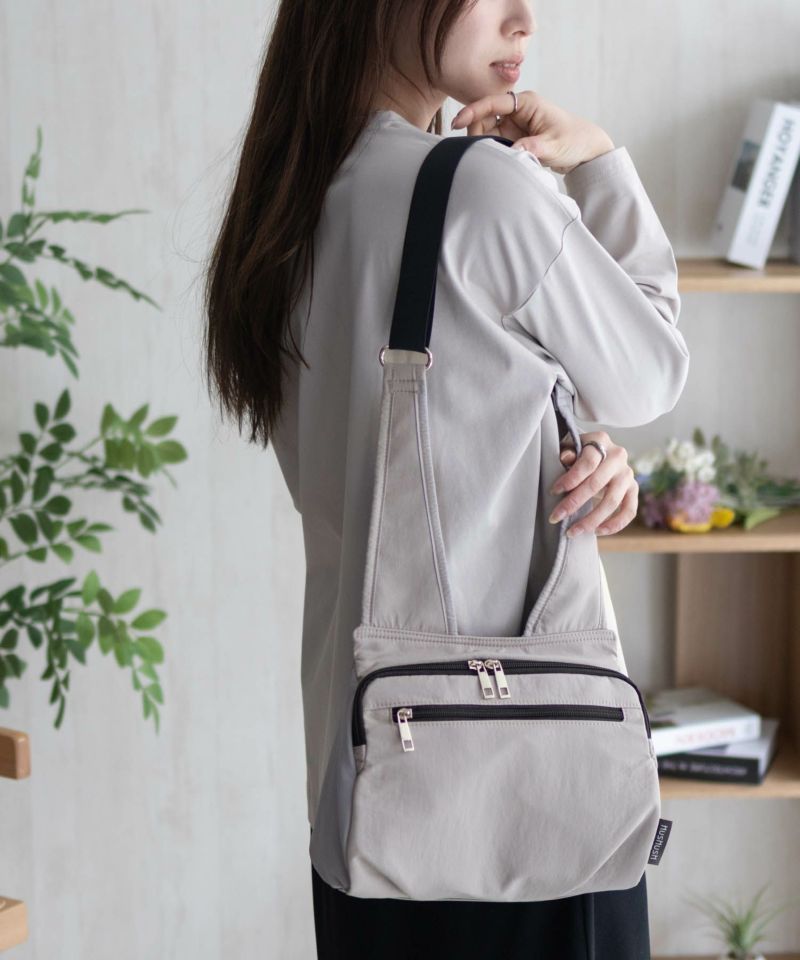 HusHusH  人間工学ナイロンショルダーバッグ商品画像-1