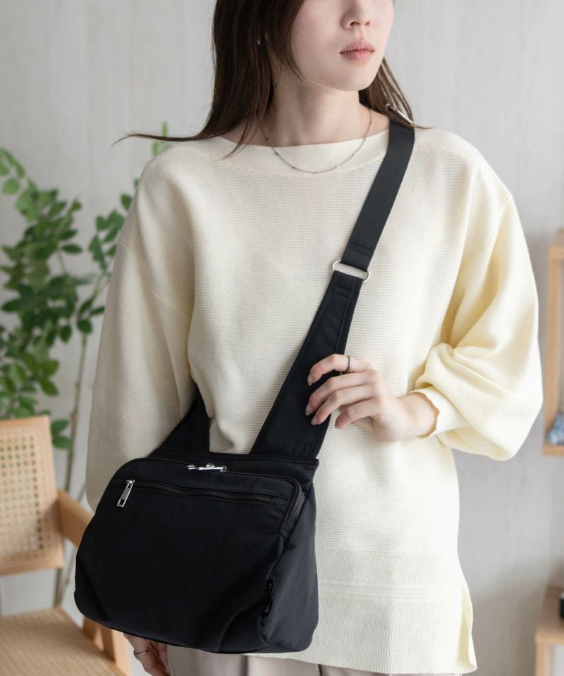 HusHusH  人間工学ナイロンショルダーバッグ商品画像-2