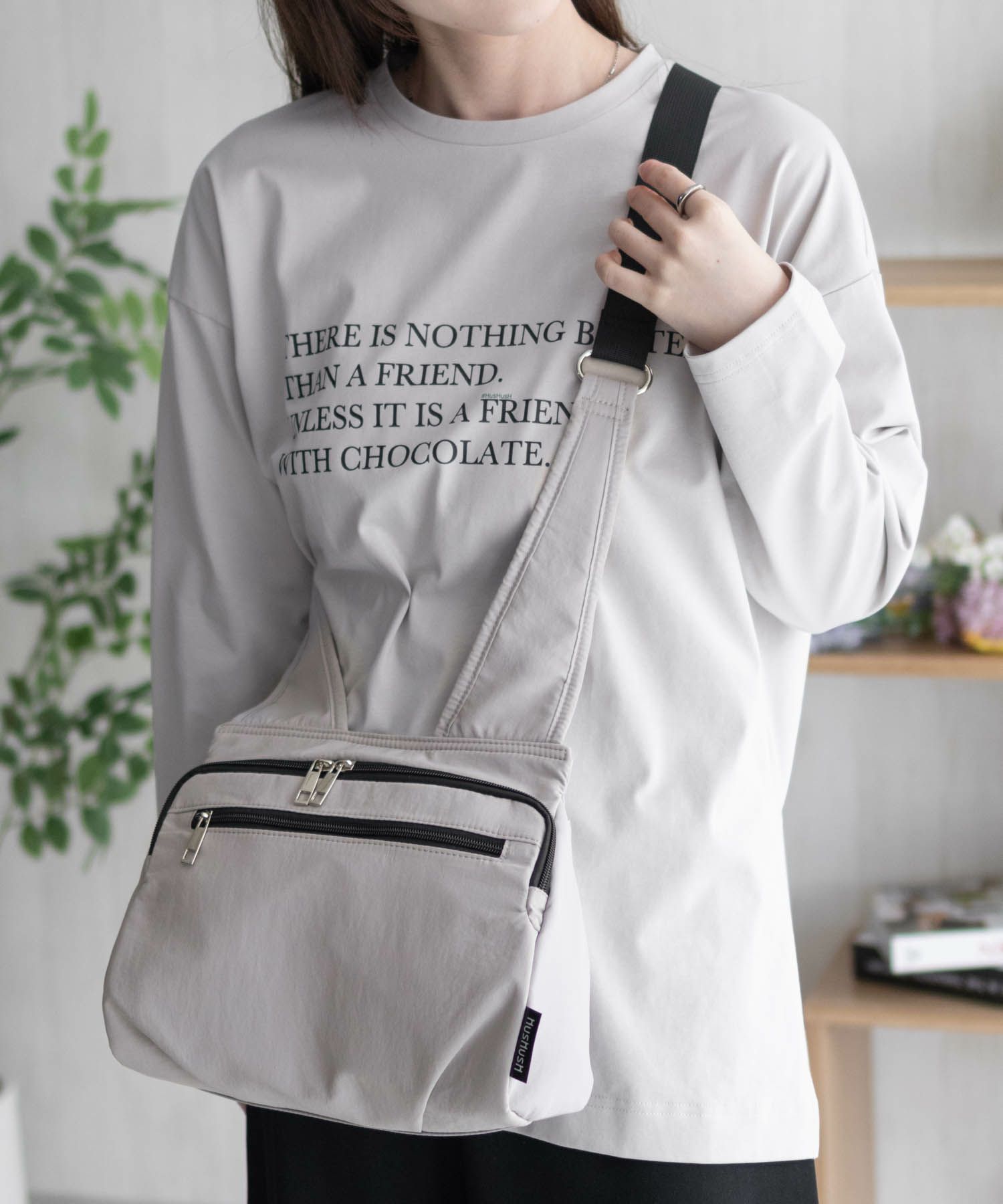 HusHusH  人間工学ナイロンショルダーバッグ商品画像-3