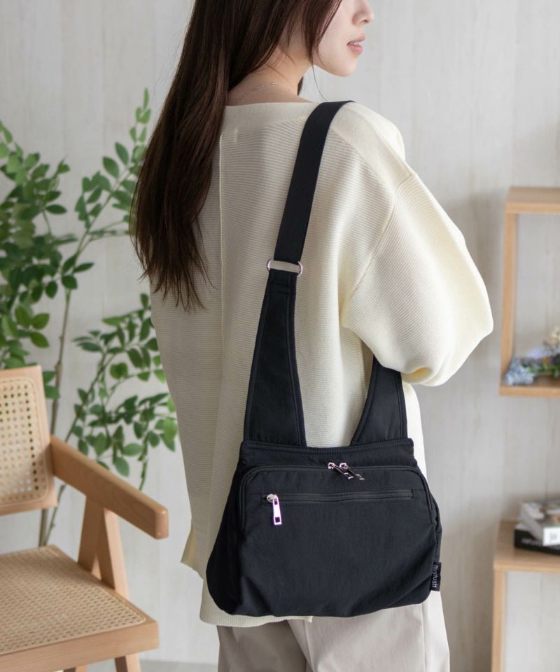 HusHusH  人間工学ナイロンショルダーバッグ商品画像-7