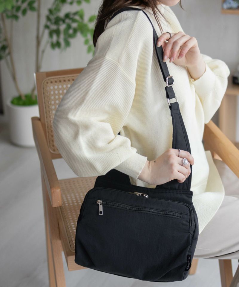 HusHusH 人間工学ナイロンショルダーバッグ商品画像-10