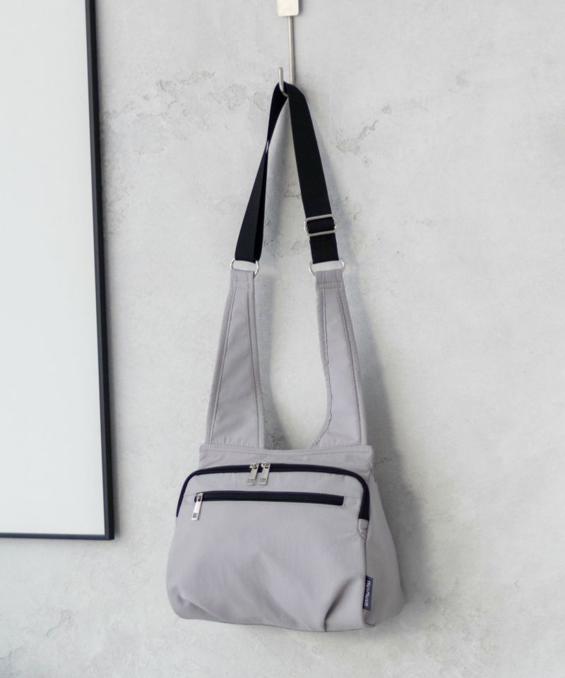 HusHusH  人間工学ナイロンショルダーバッグ商品画像-11