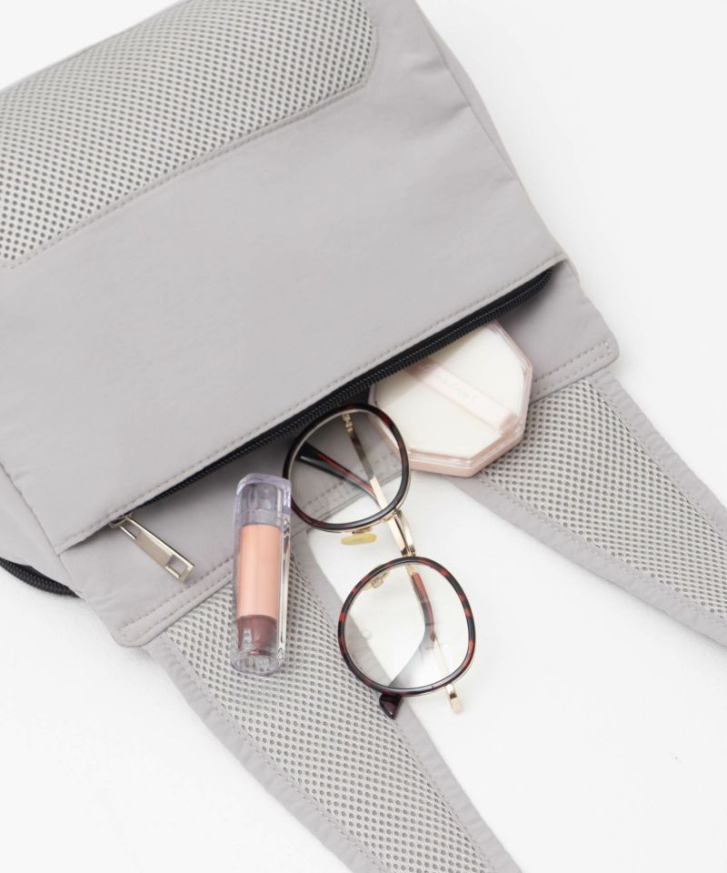 HusHusH  人間工学ナイロンショルダーバッグ商品画像-26