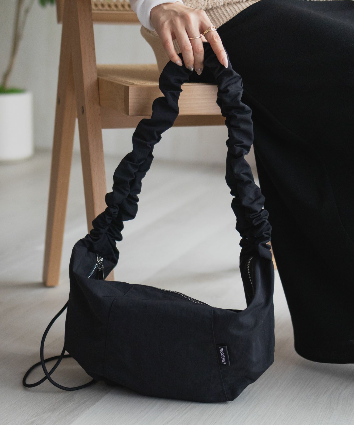 HusHusH  ギャザーショルダーバッグ商品画像-4