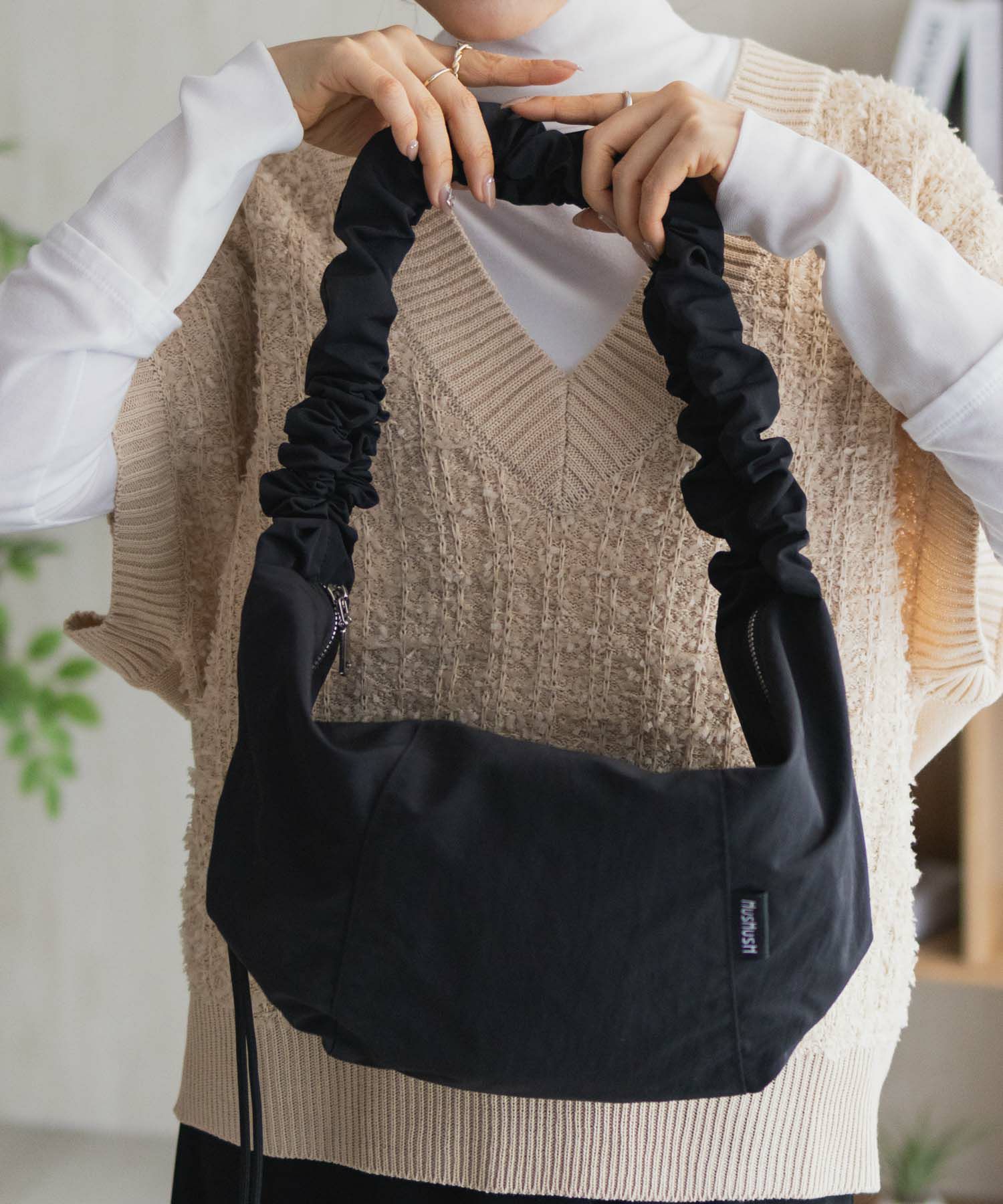 HusHusH  ギャザーショルダーバッグ商品画像-6