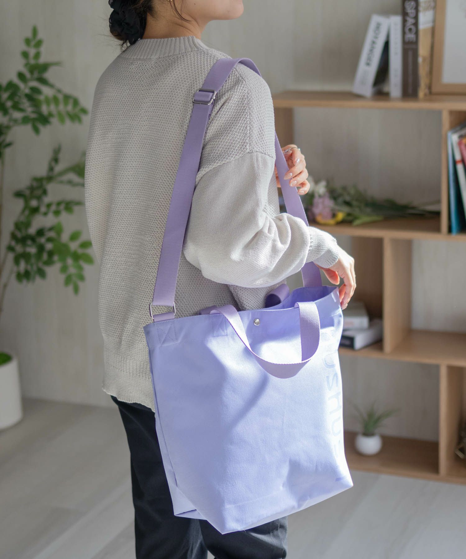 HusHusH ロゴ入りトートバッグ