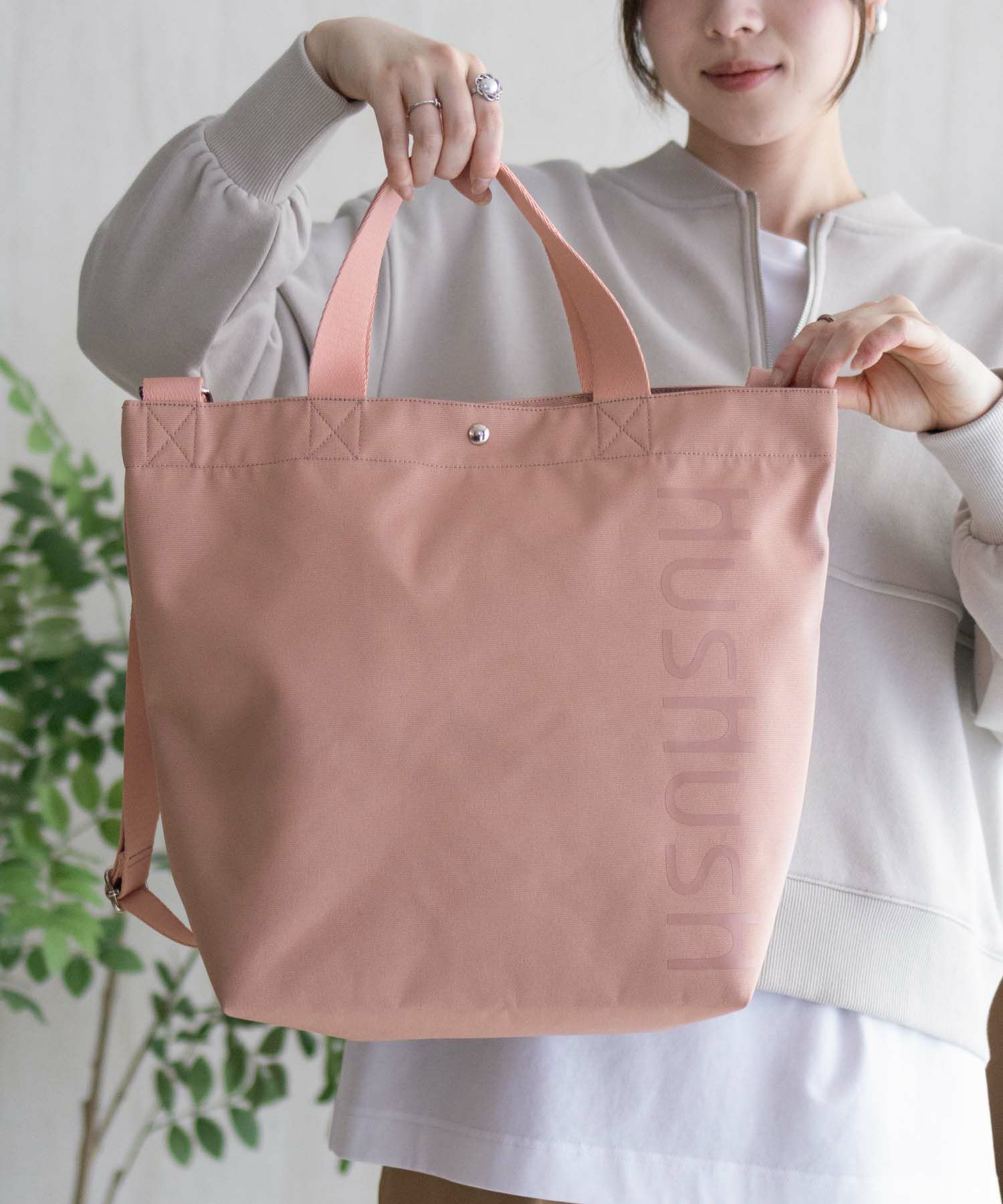 HusHusH  ロゴ入りトートバッグ商品サムネイル-14