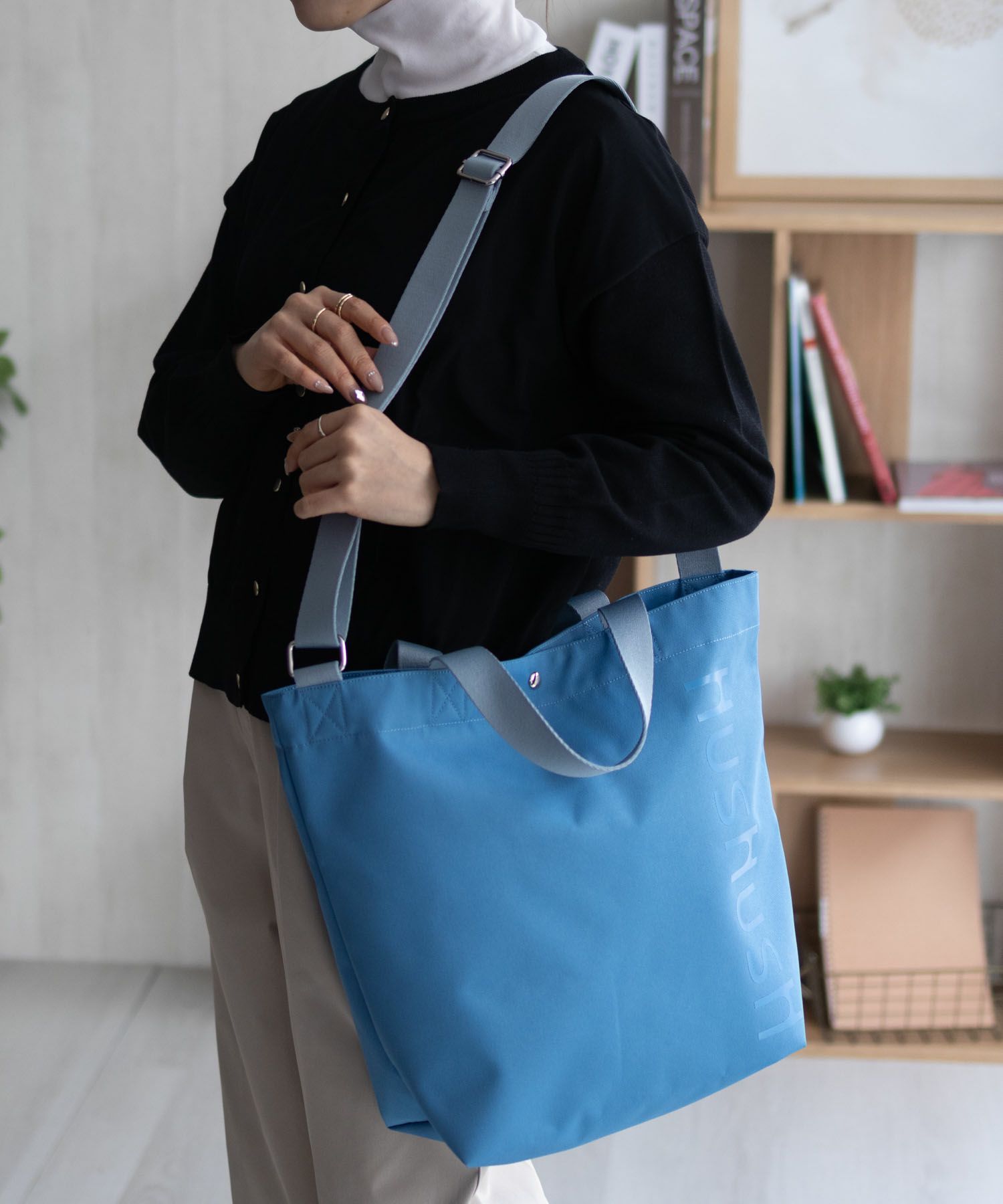 HusHusH  ロゴ入りトートバッグ商品サムネイル-21