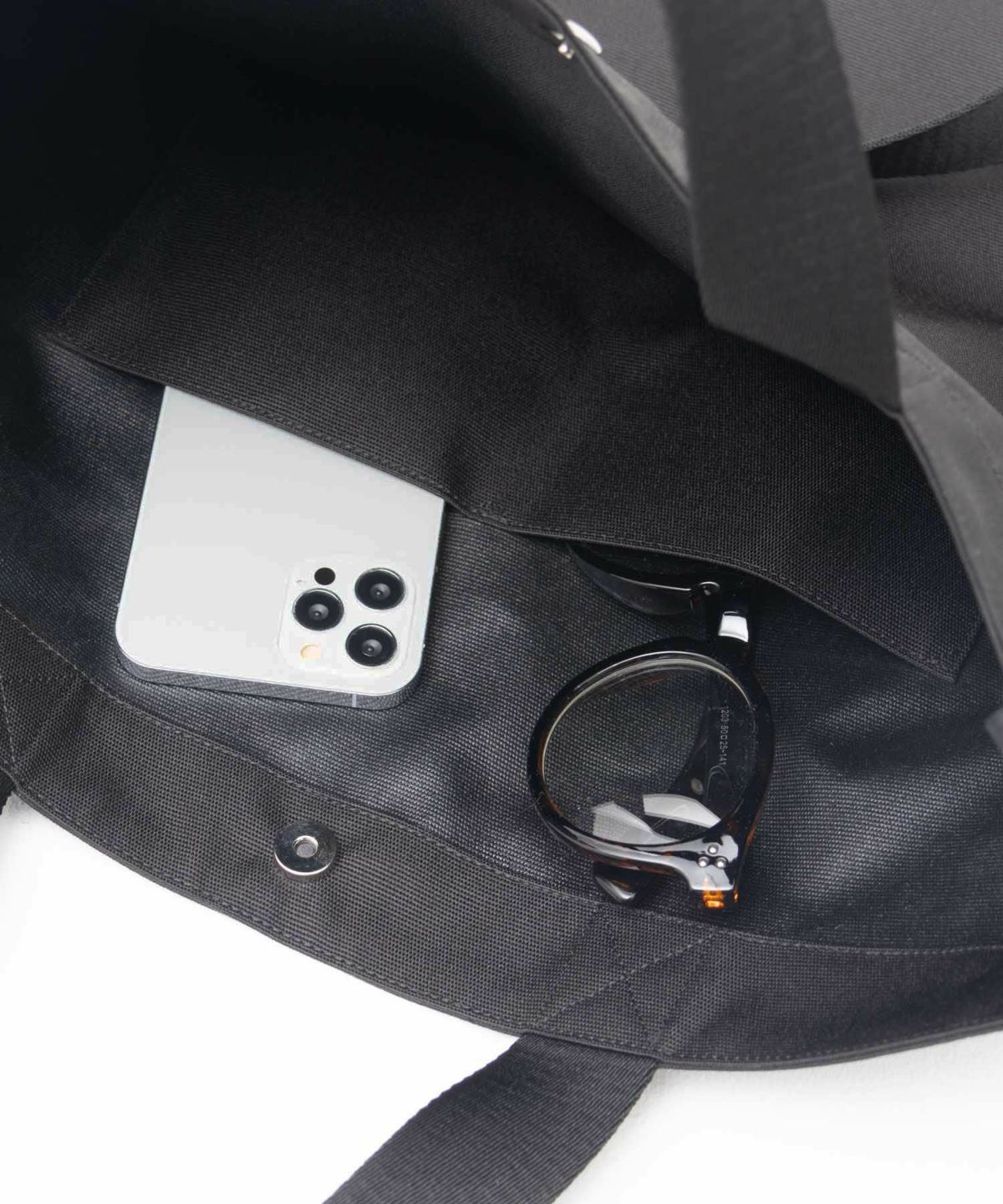 HusHusH ロゴ入りトートバッグ