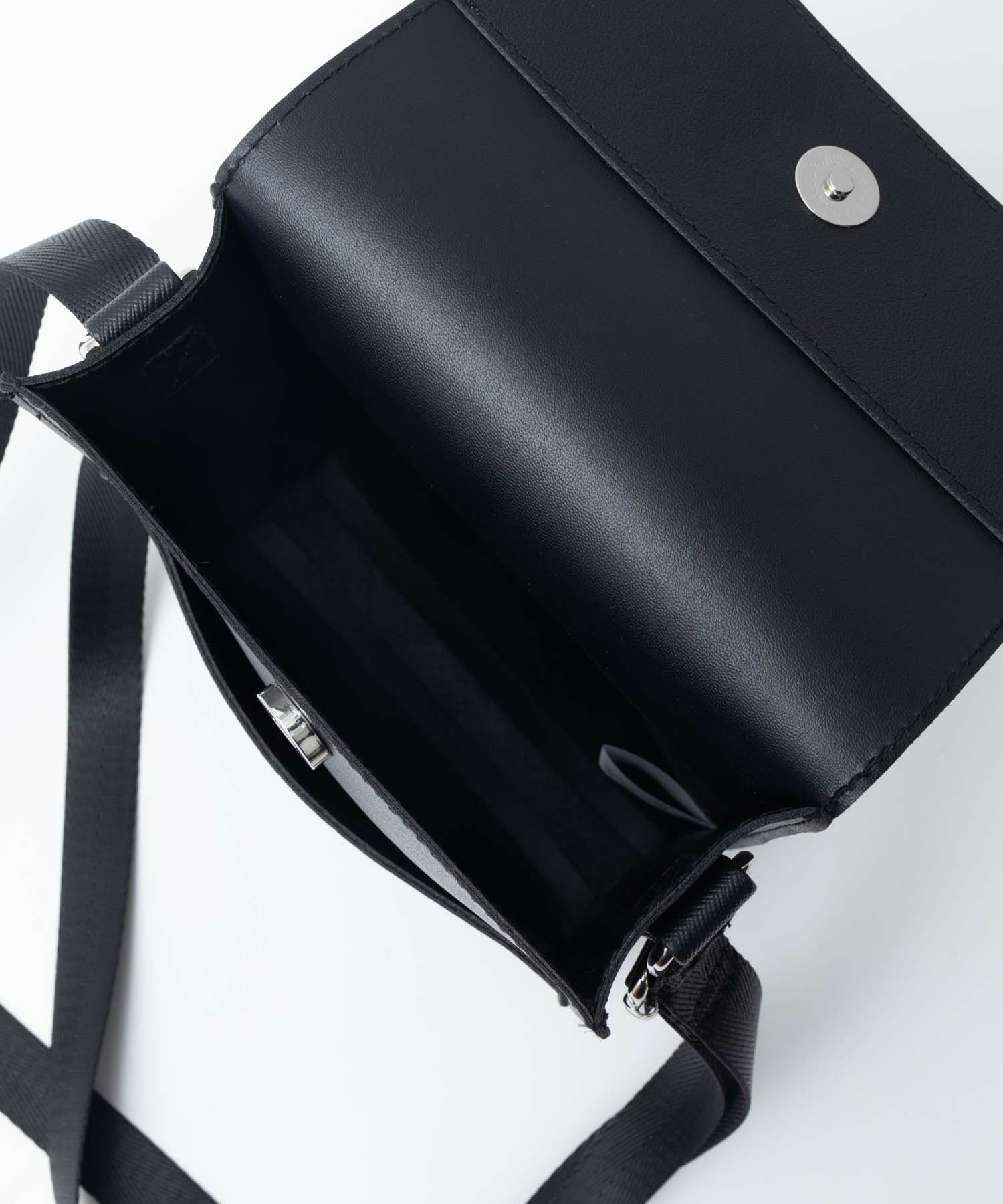 URBAN COLLECTION ボックス型フラップショルダーバッグ