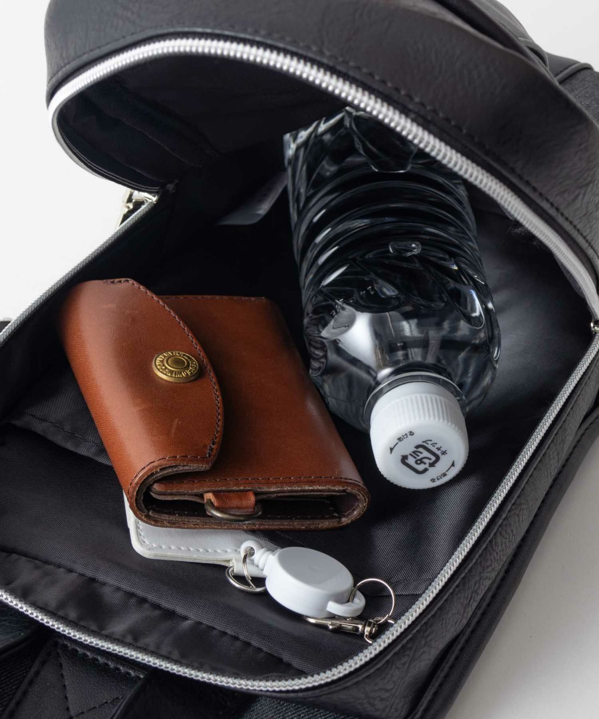 NAVY ポリデニム・合皮切替ボディバッグ