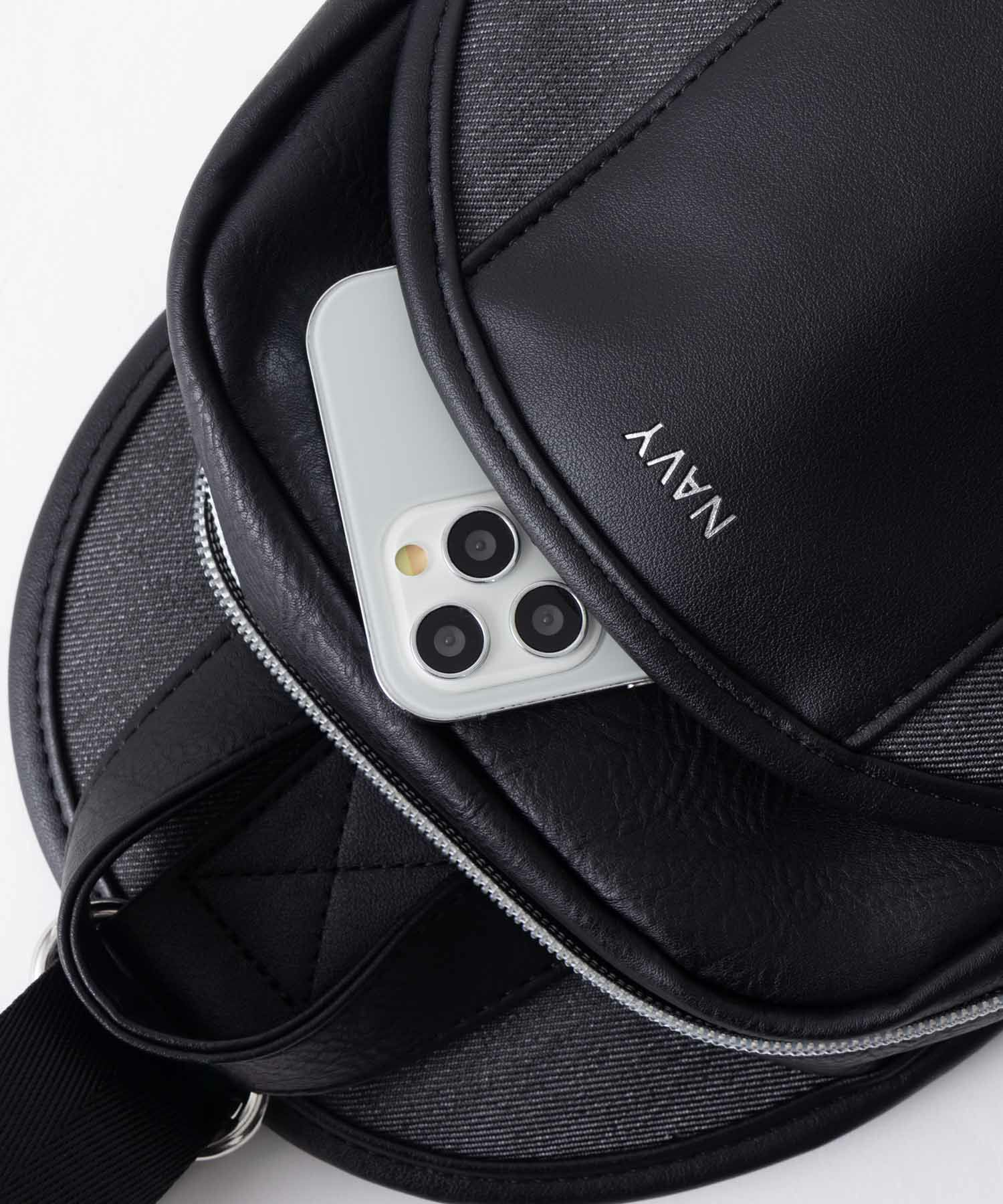 NAVY  ポリデニム・合皮切替ボディバッグ商品画像-8