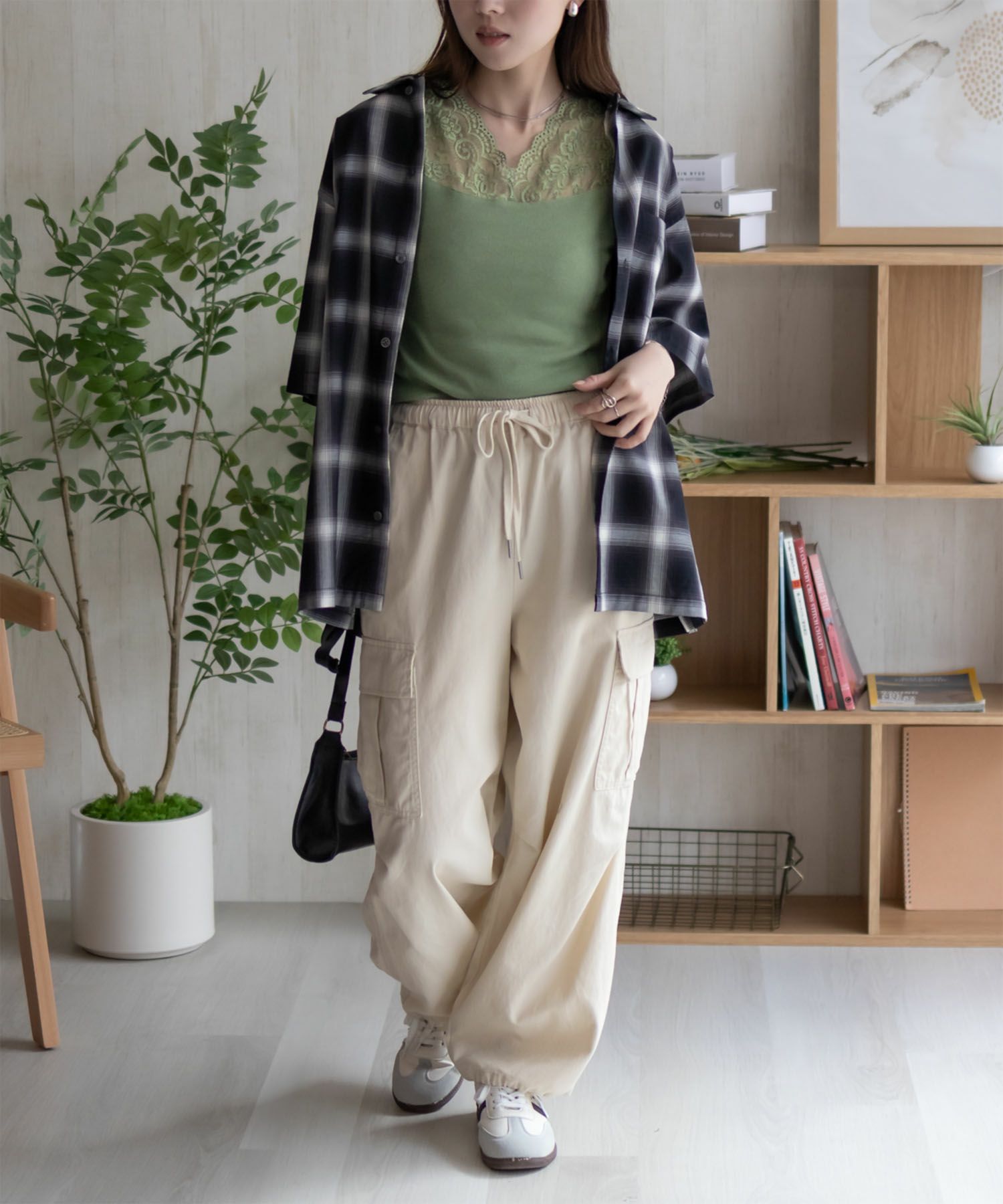 [値下げ]NAVY  レース切替タンクトップ レディース メール便 対応商品商品画像-18