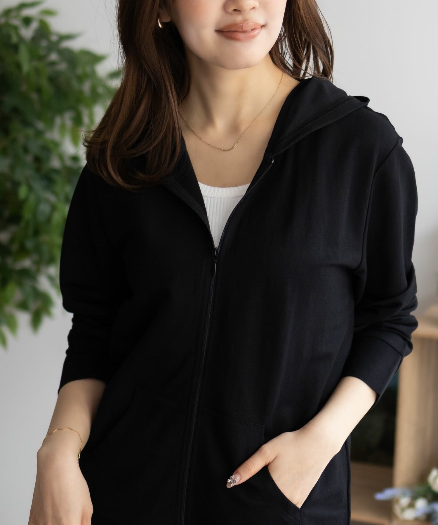 nAvy SARARI UVパーカー レディース