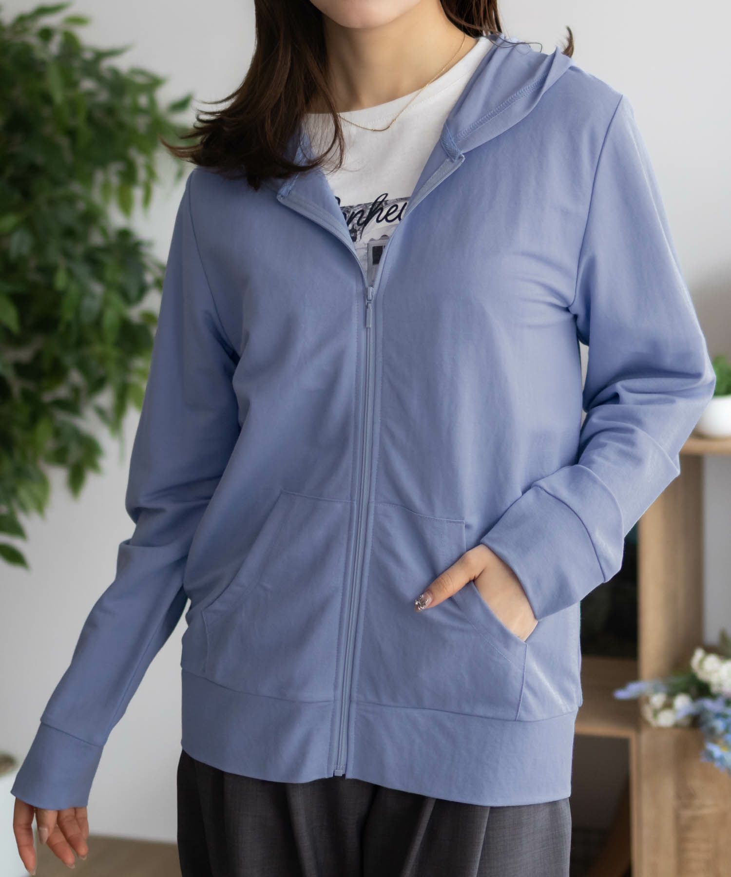 nAvy SARARI UVパーカー レディース