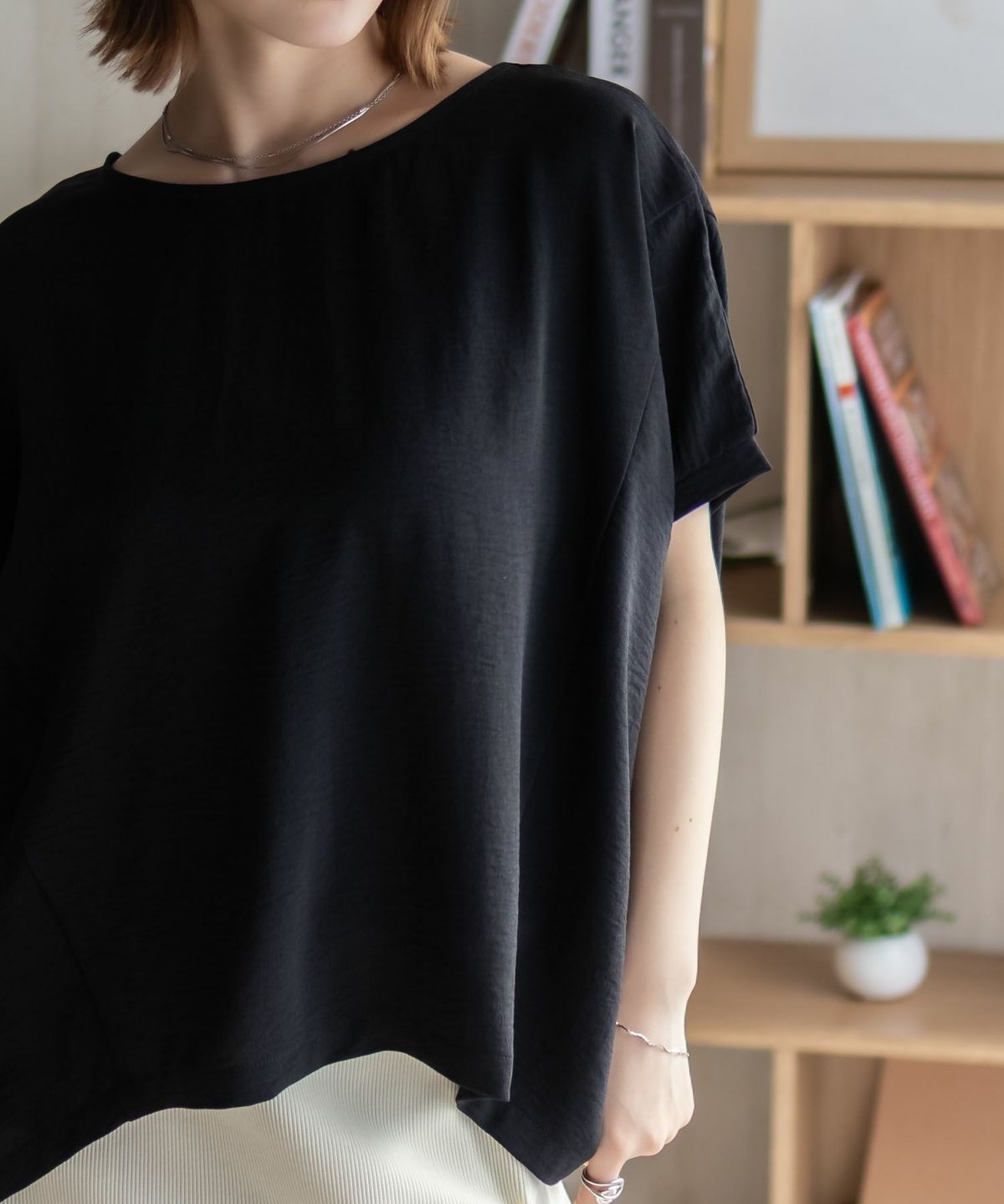 nAvy SARARI ウェーブサテンドルマンプルオーバー レディース ネコポス 対応商品