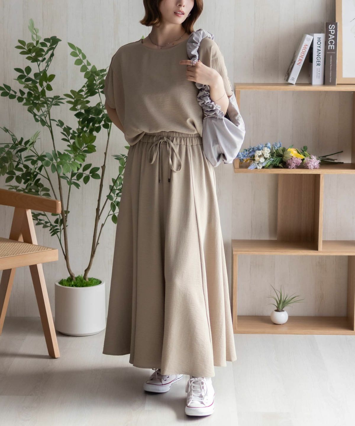 nAvy SARARI ウェーブサテンドルマンプルオーバー レディース ネコポス 対応商品