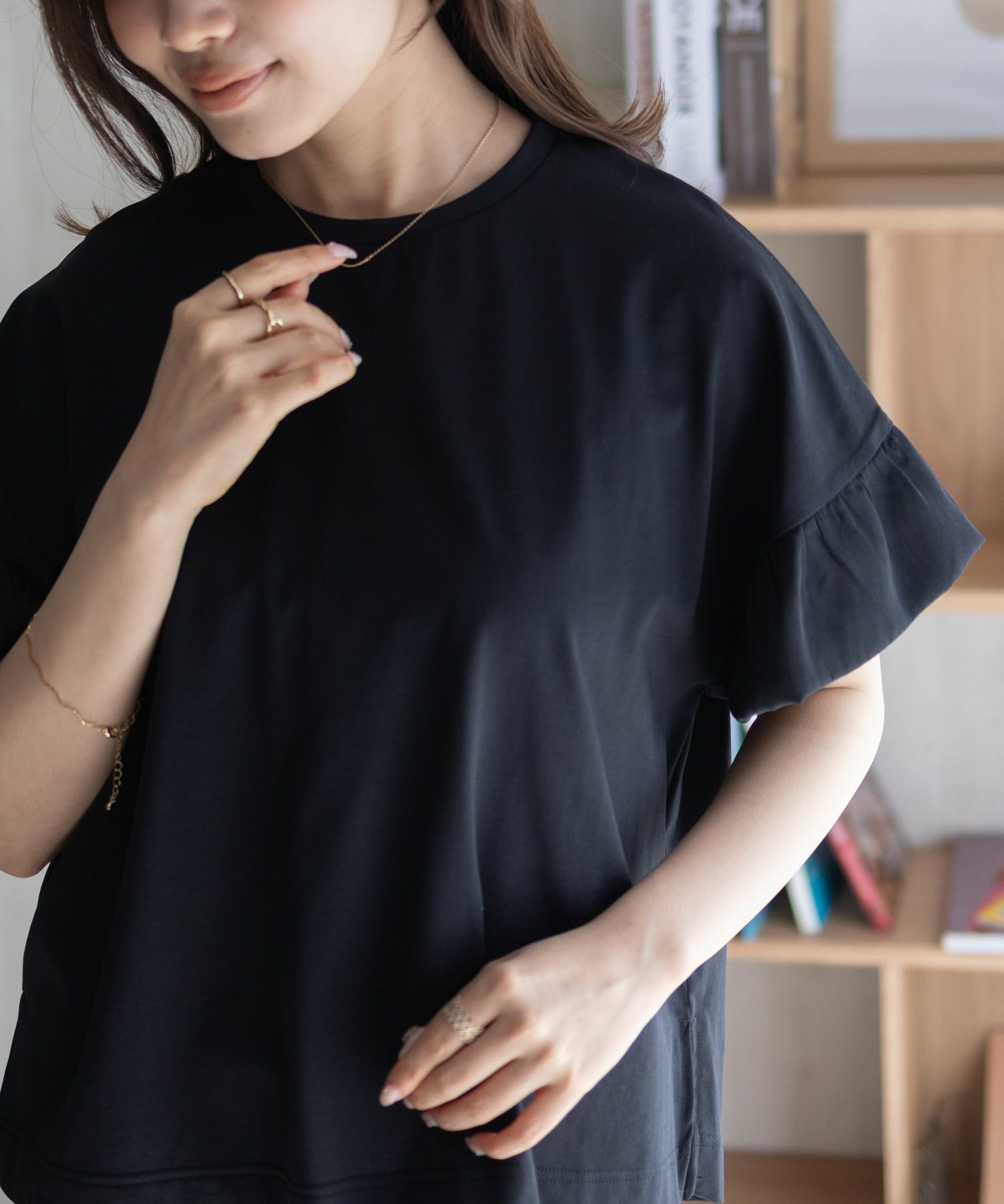 HusHusH 袖フリルプルオーバー レディース ネコポス 対応商品