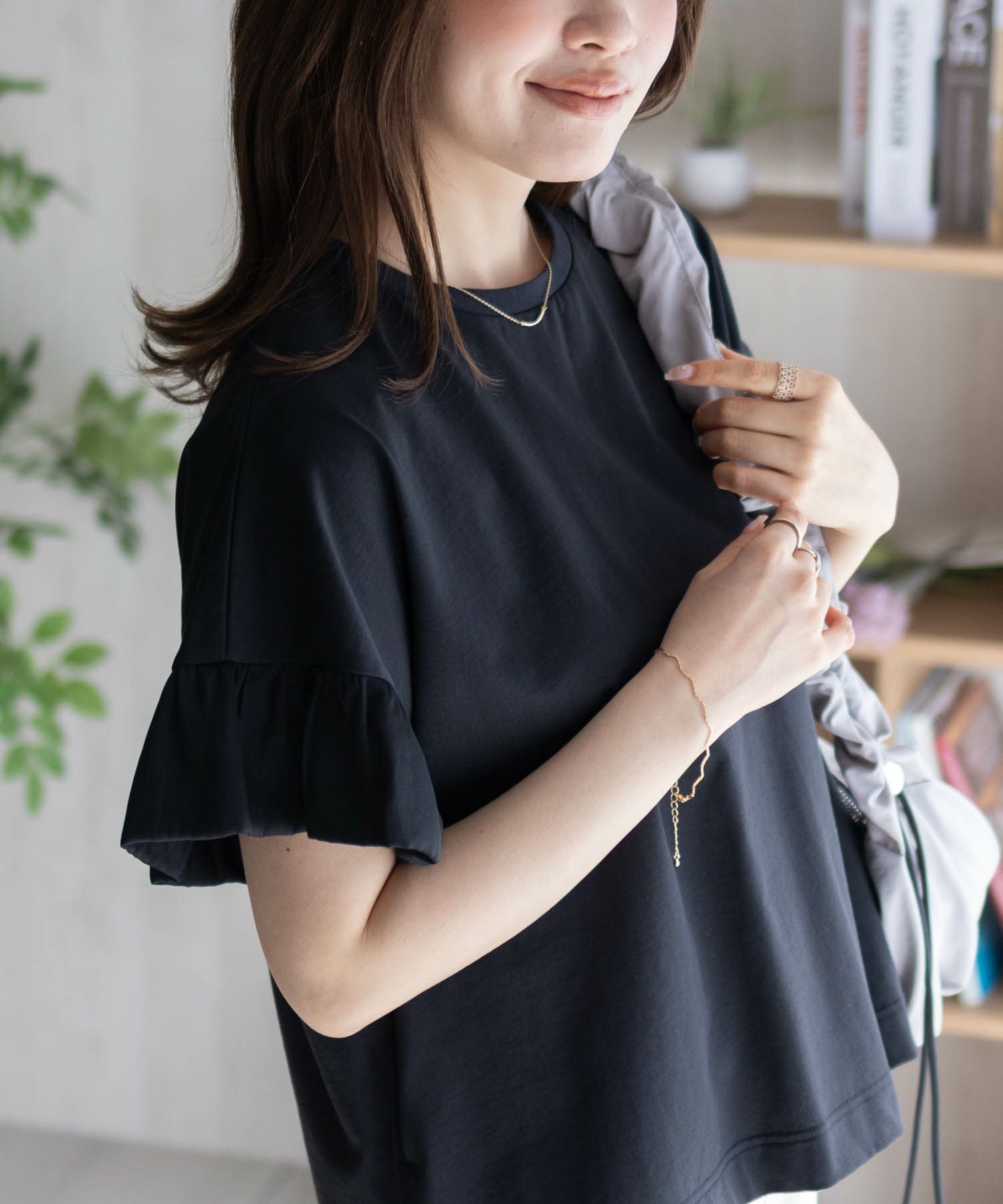 HusHusH  袖フリルプルオーバー レディース メール便 対応商品商品サムネイル-7