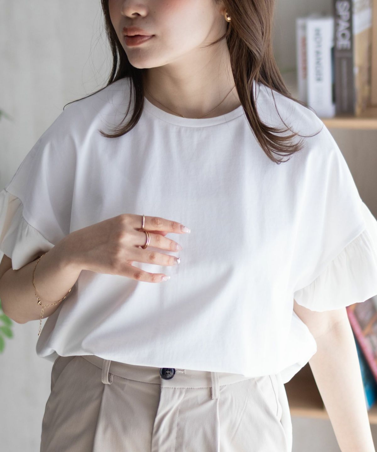 HusHusH 袖フリルプルオーバー レディース ネコポス 対応商品