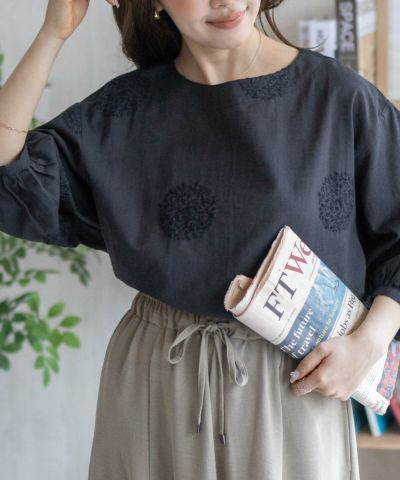 [値下げ]Howdy Marie  インドファブリック 綿麻刺繍プルオーバー レディース