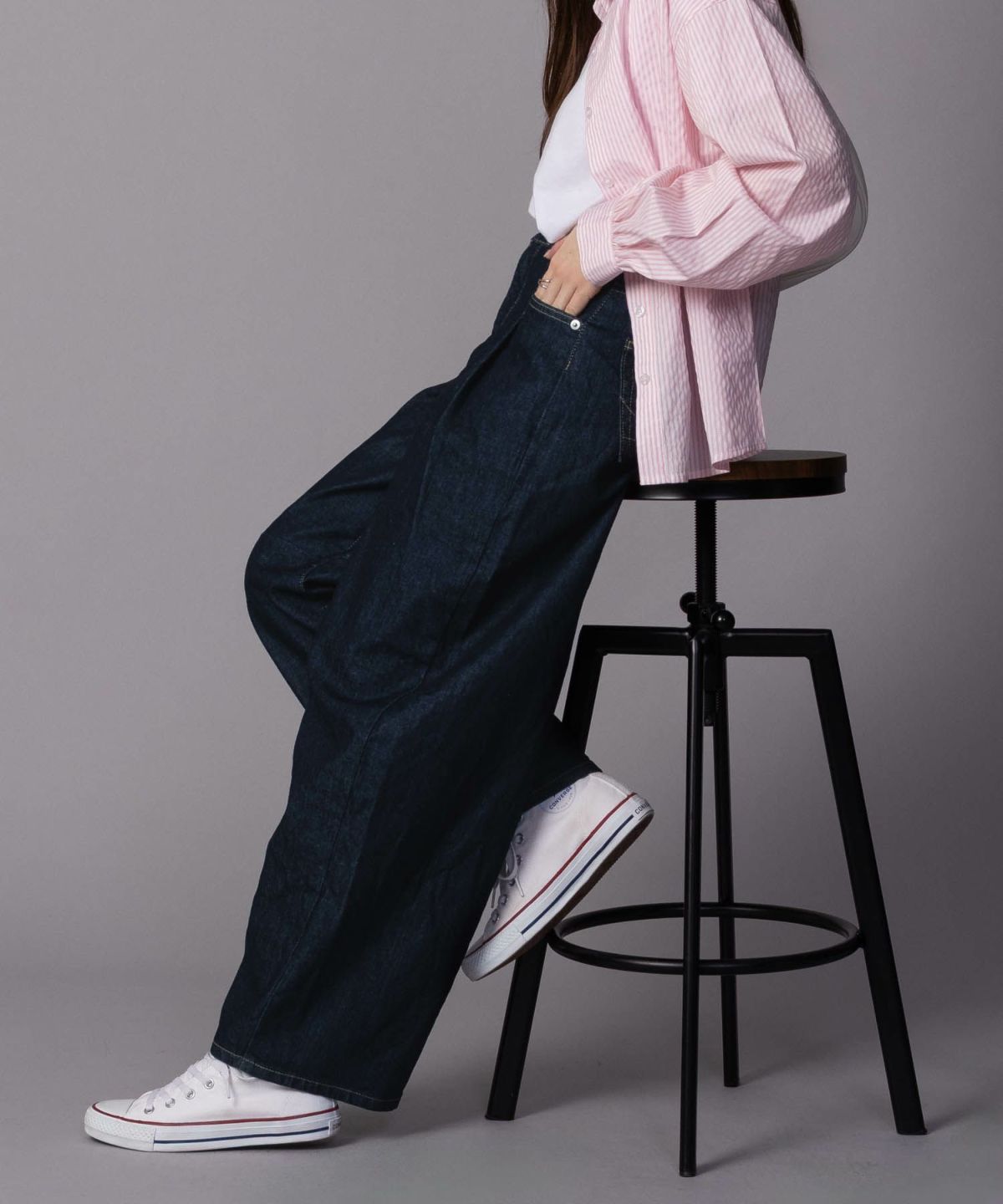 SOMETHING HANA タックカーブデニムパンツ レディース