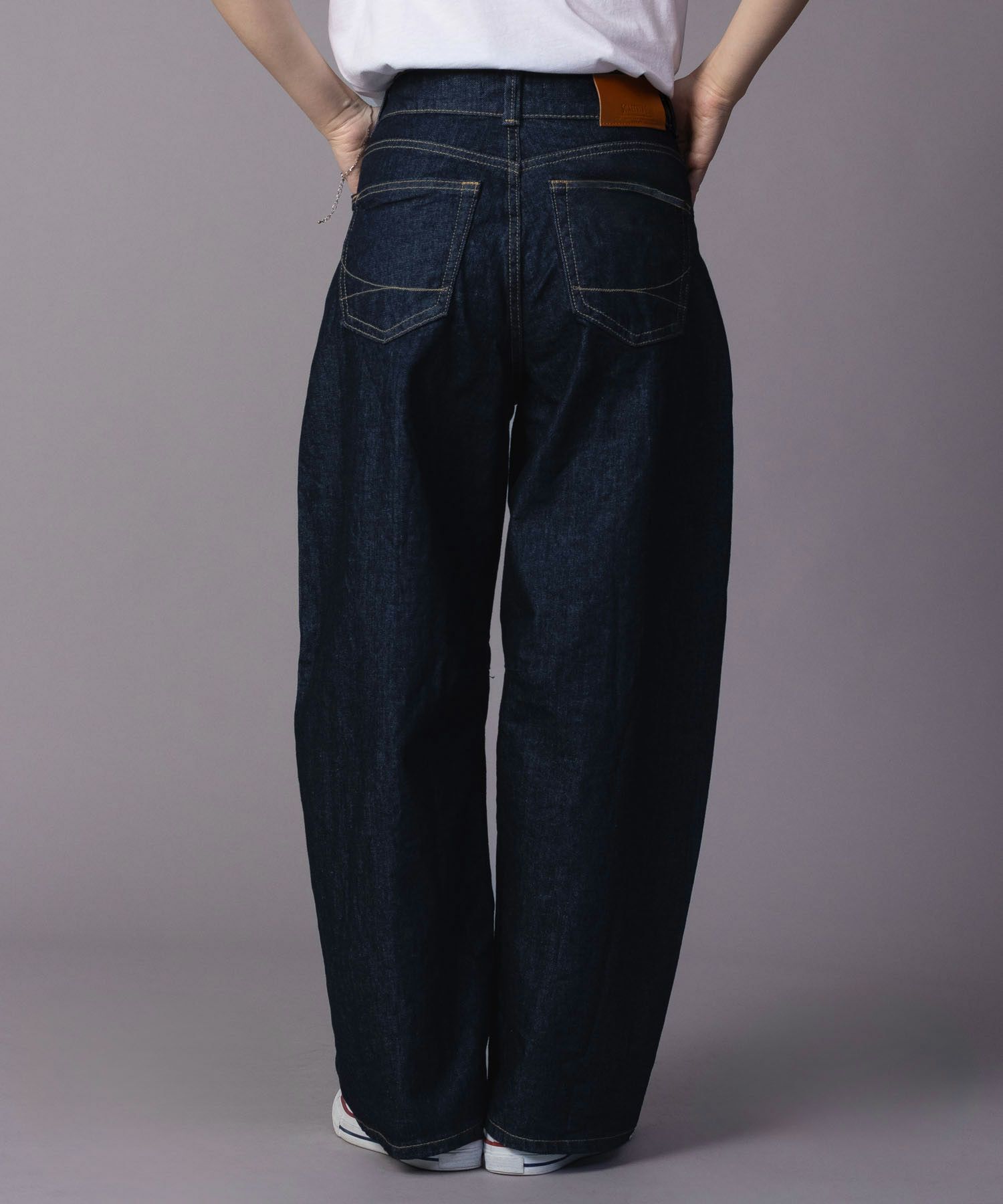 SOMETHING  HANA タックカーブデニムパンツ レディース商品画像-5