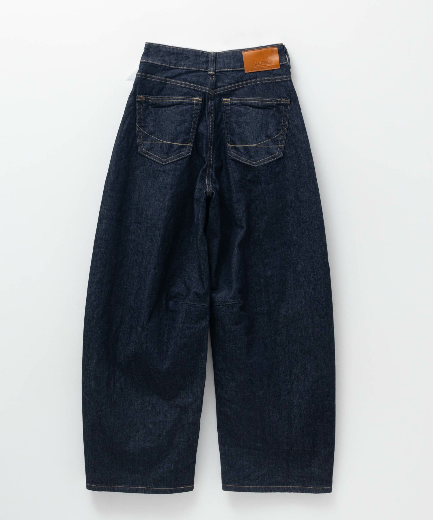 SOMETHING HANA タックカーブデニムパンツ レディース商品画像-9