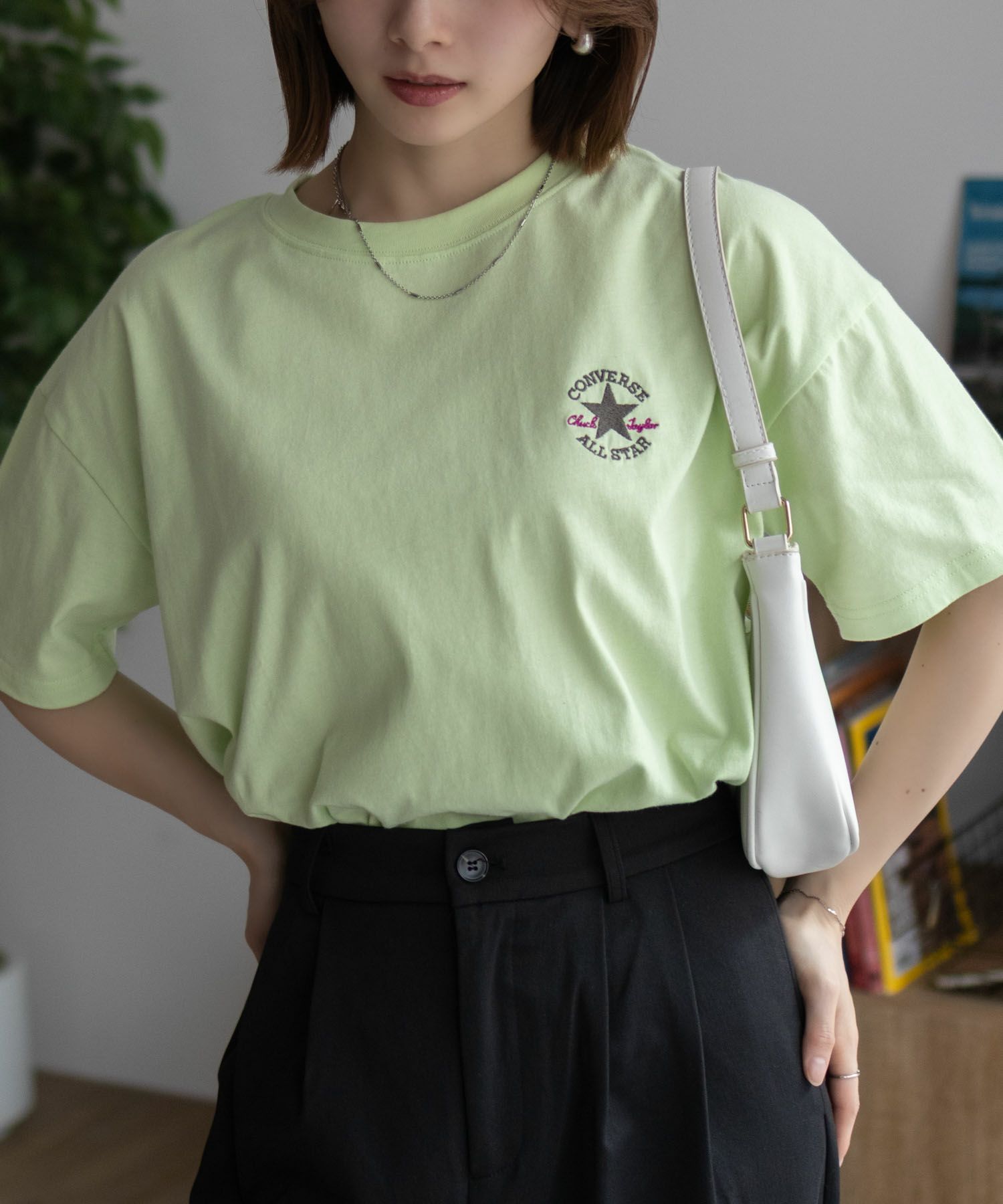 CONVERSE  ワンポイントパッチ刺繍Tシャツ レディース メール便 対応商品商品サムネイル-1