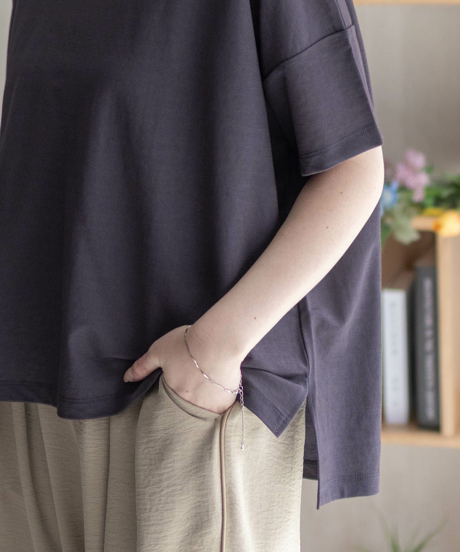 nAvy SARARI レギュラーTシャツ レディース ネコポス 対応商品