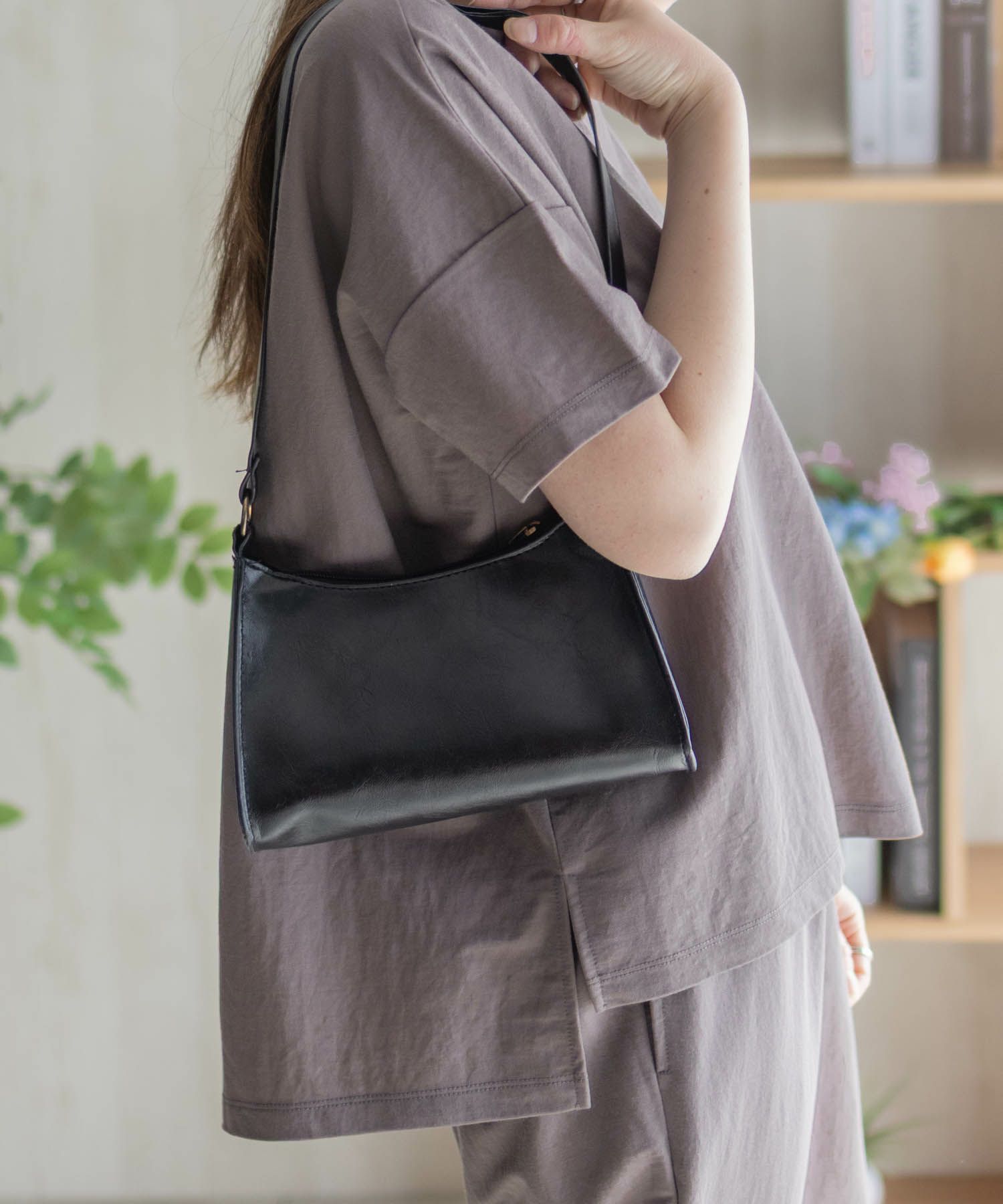 nAvy SARARI レギュラーTシャツ レディース ネコポス 対応商品