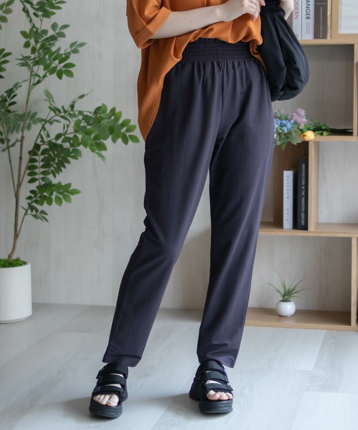 nAvy SARARI テーパードパンツ レディース