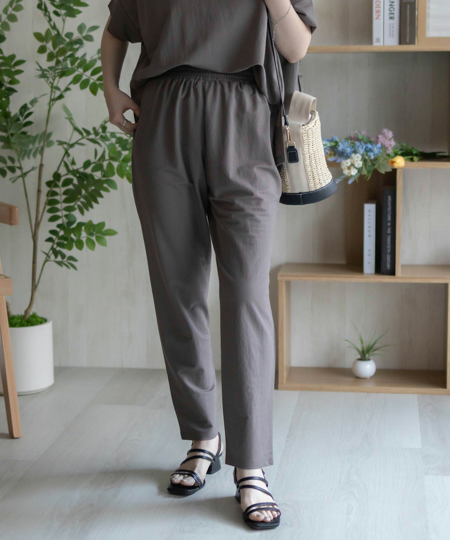 nAvy SARARI テーパードパンツ レディース