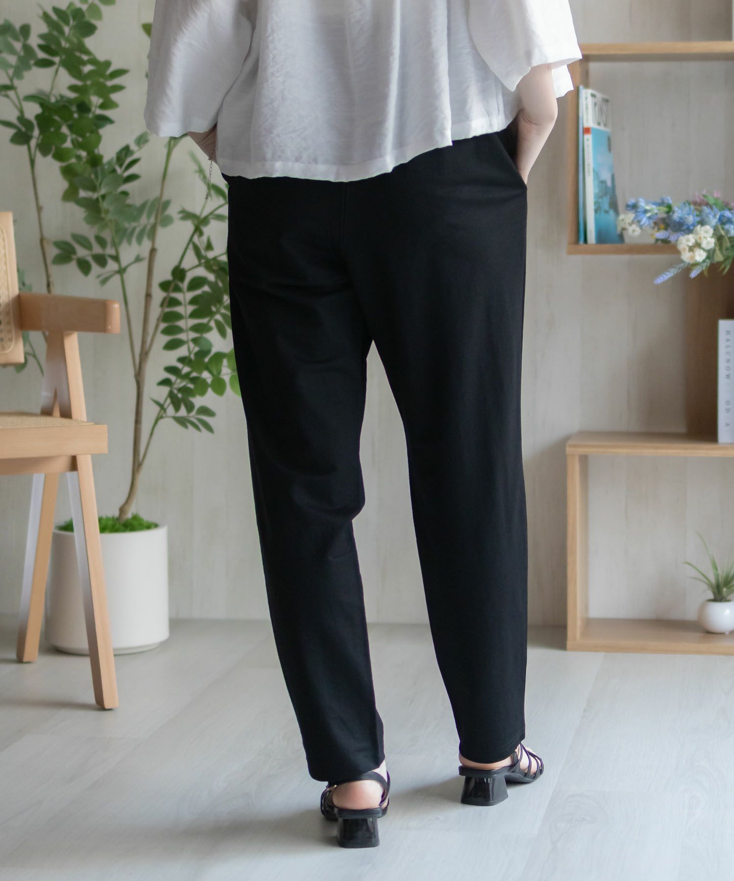 nAvy SARARI テーパードパンツ レディース