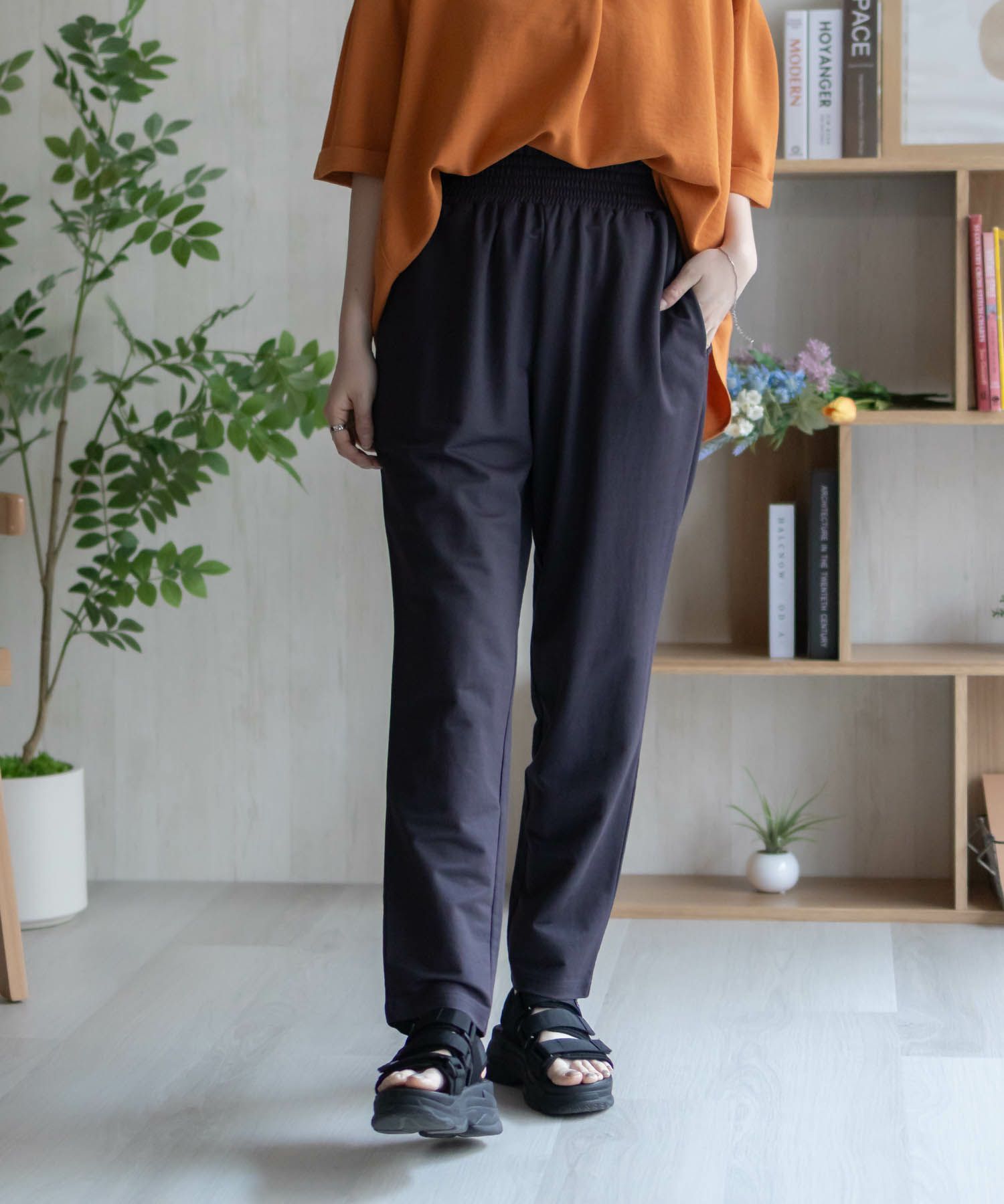 nAvy SARARI テーパードパンツ レディース