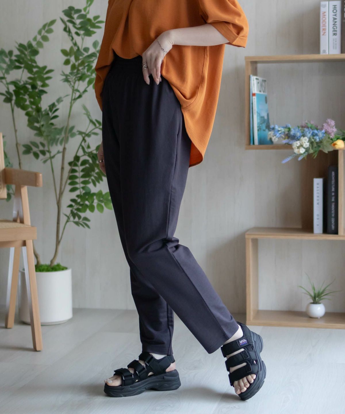 nAvy SARARI テーパードパンツ レディース