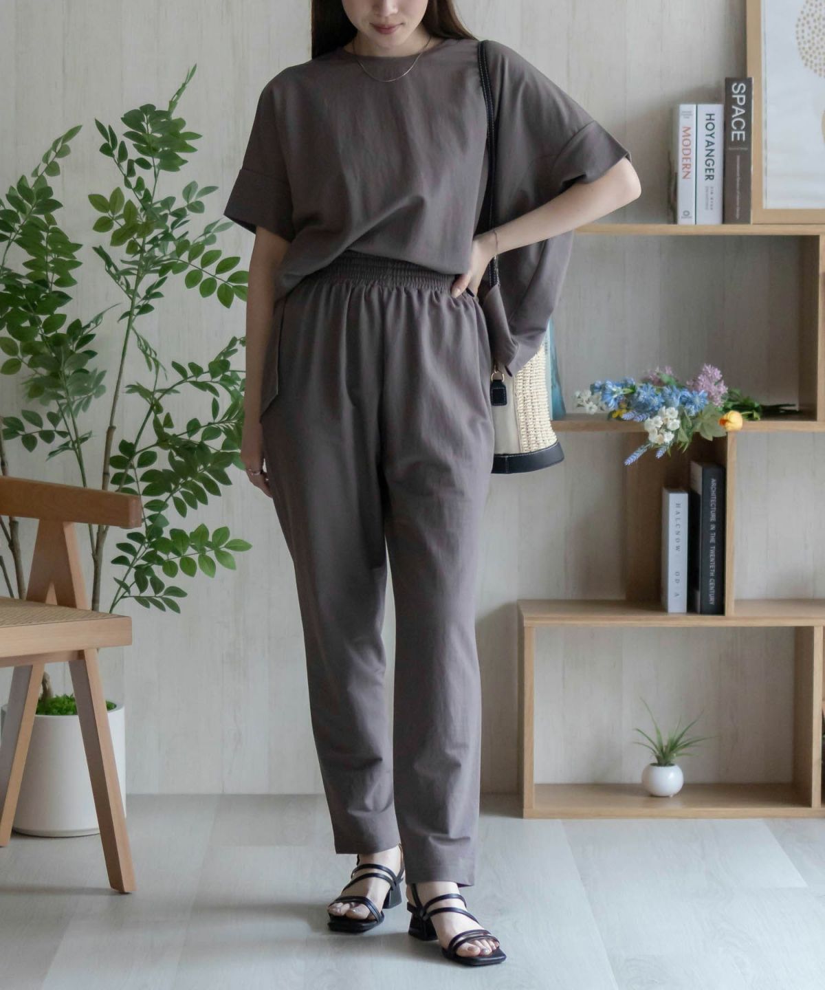 nAvy SARARI テーパードパンツ レディース