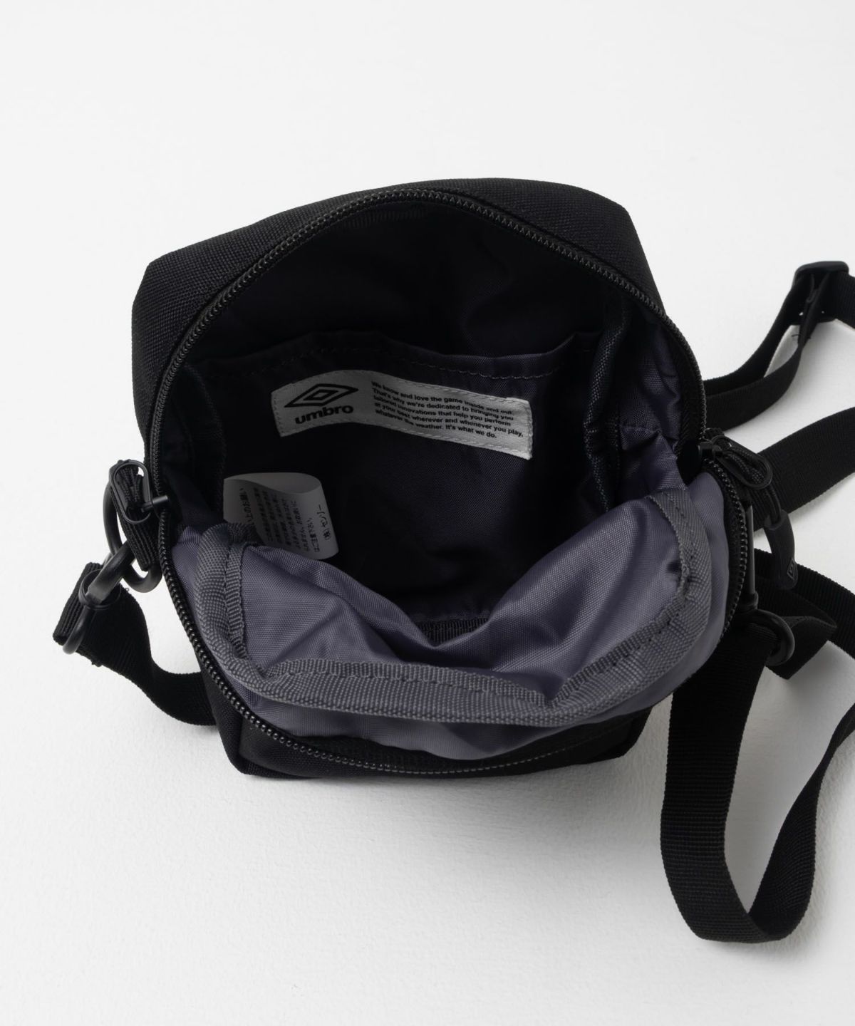 umbro ミニショルダーバッグ メンズ