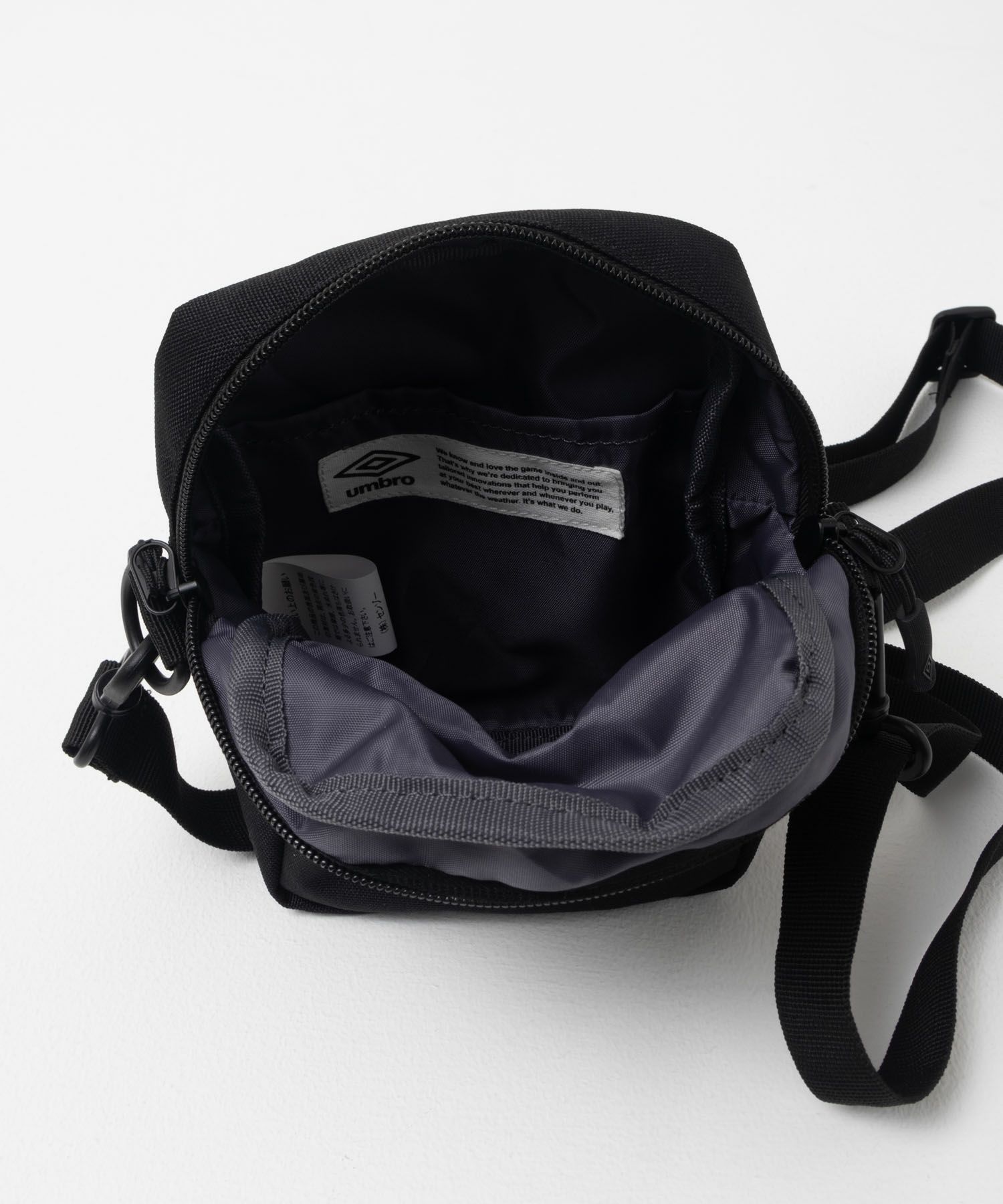 umbro ミニショルダーバッグ メンズ